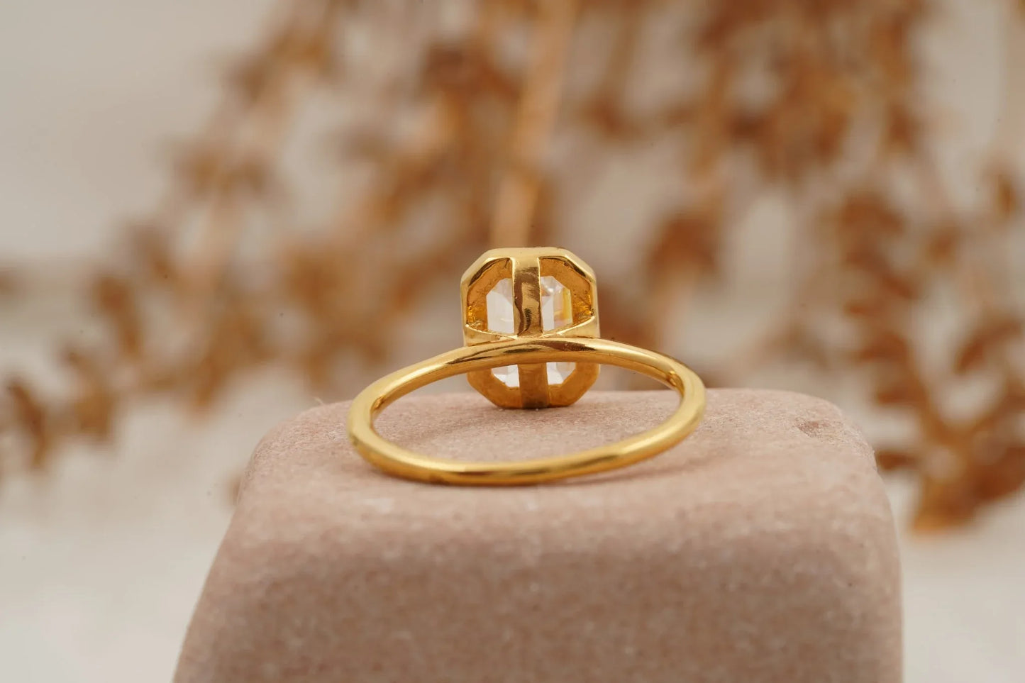 Emerald 1.5Ct Bezel Moissanite Engagement Ring - MinimalistJewels