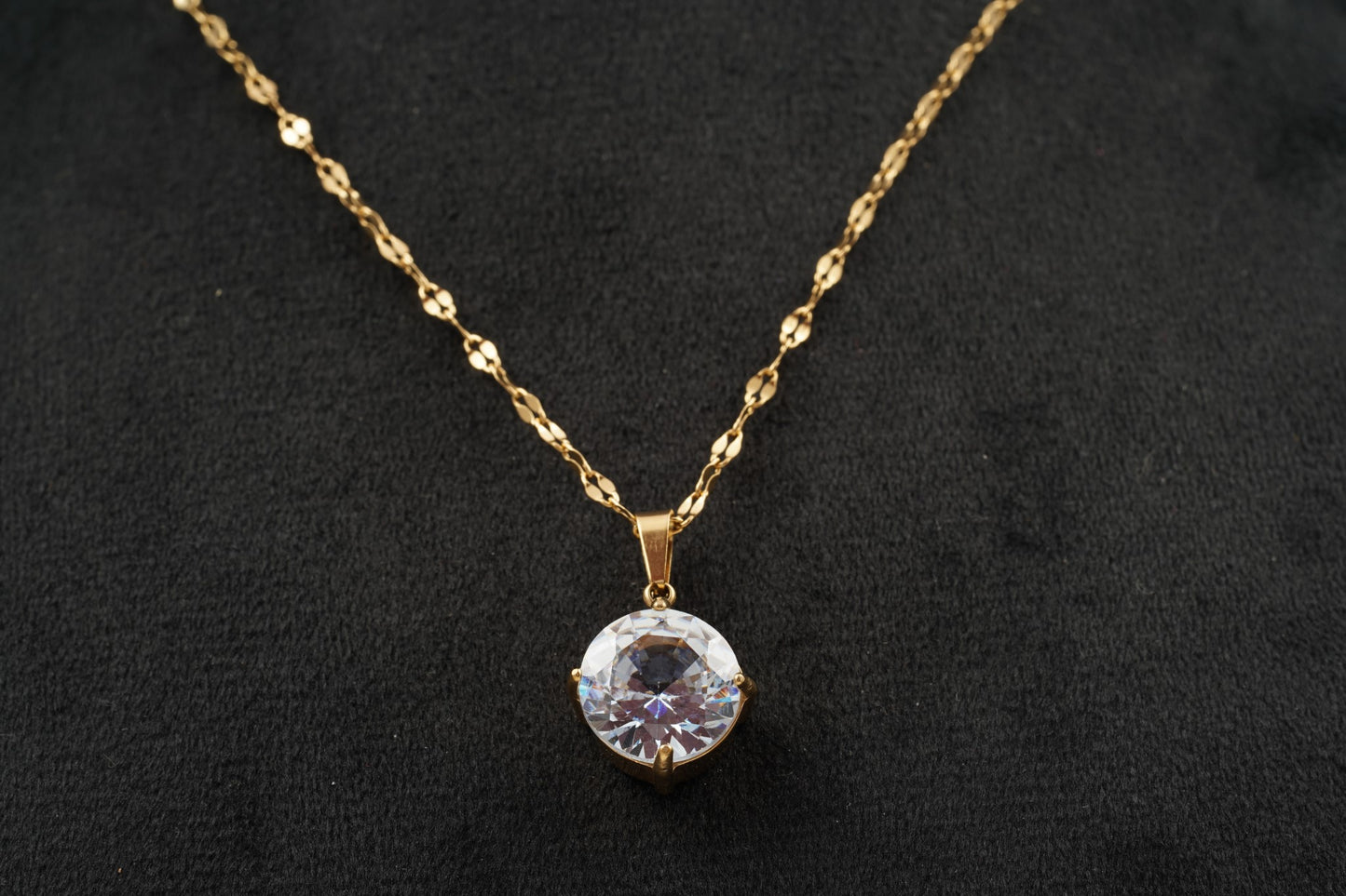 Round Diamond Solid Gold Pendant With Gold Chain