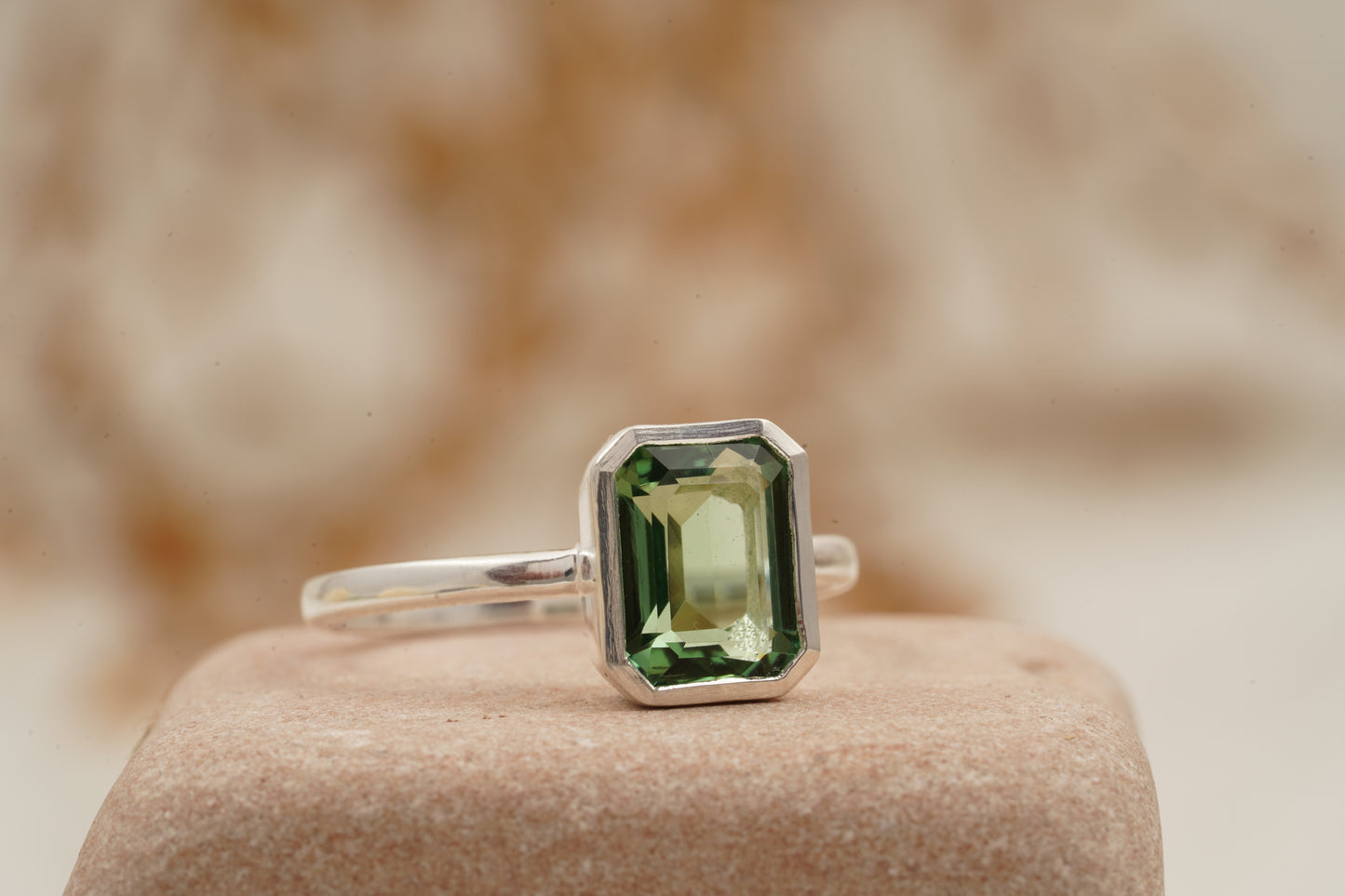 Bezel Set Green Amethyst 925 Sterling Silver Solitaire Ring Right Angle