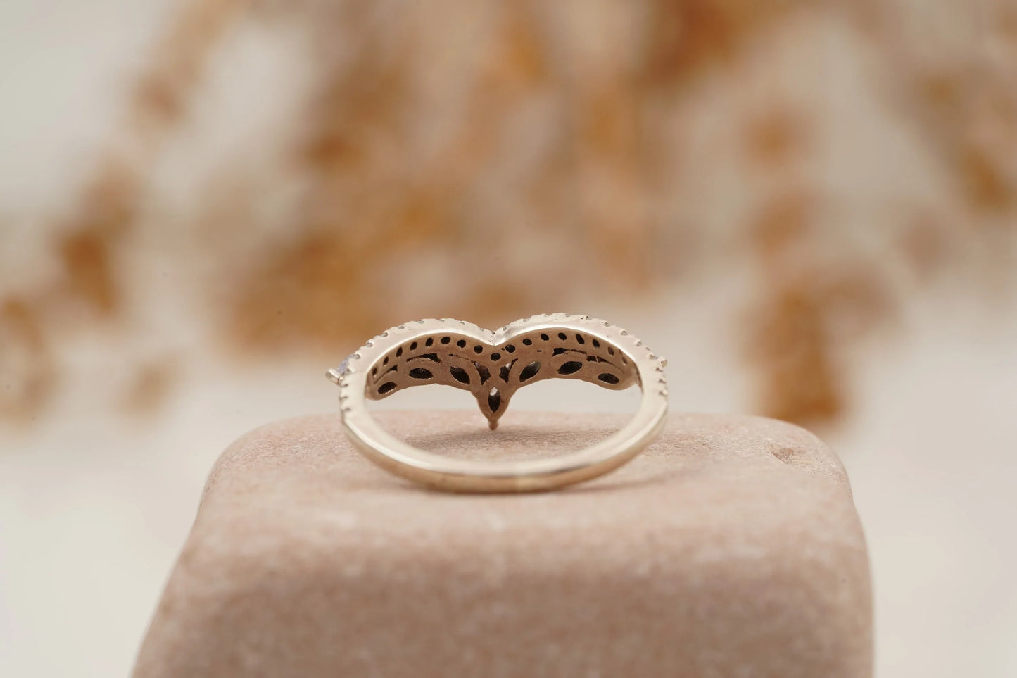 Marquise Cut Alexandrite Gemstone Wedding Band - MinimalistJewels