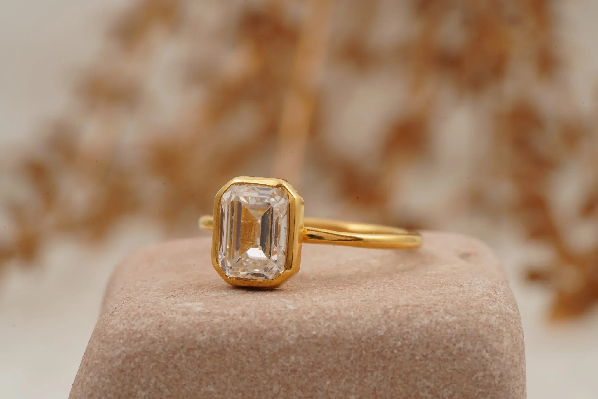 Emerald 1.5Ct Bezel Moissanite Engagement Ring - MinimalistJewels