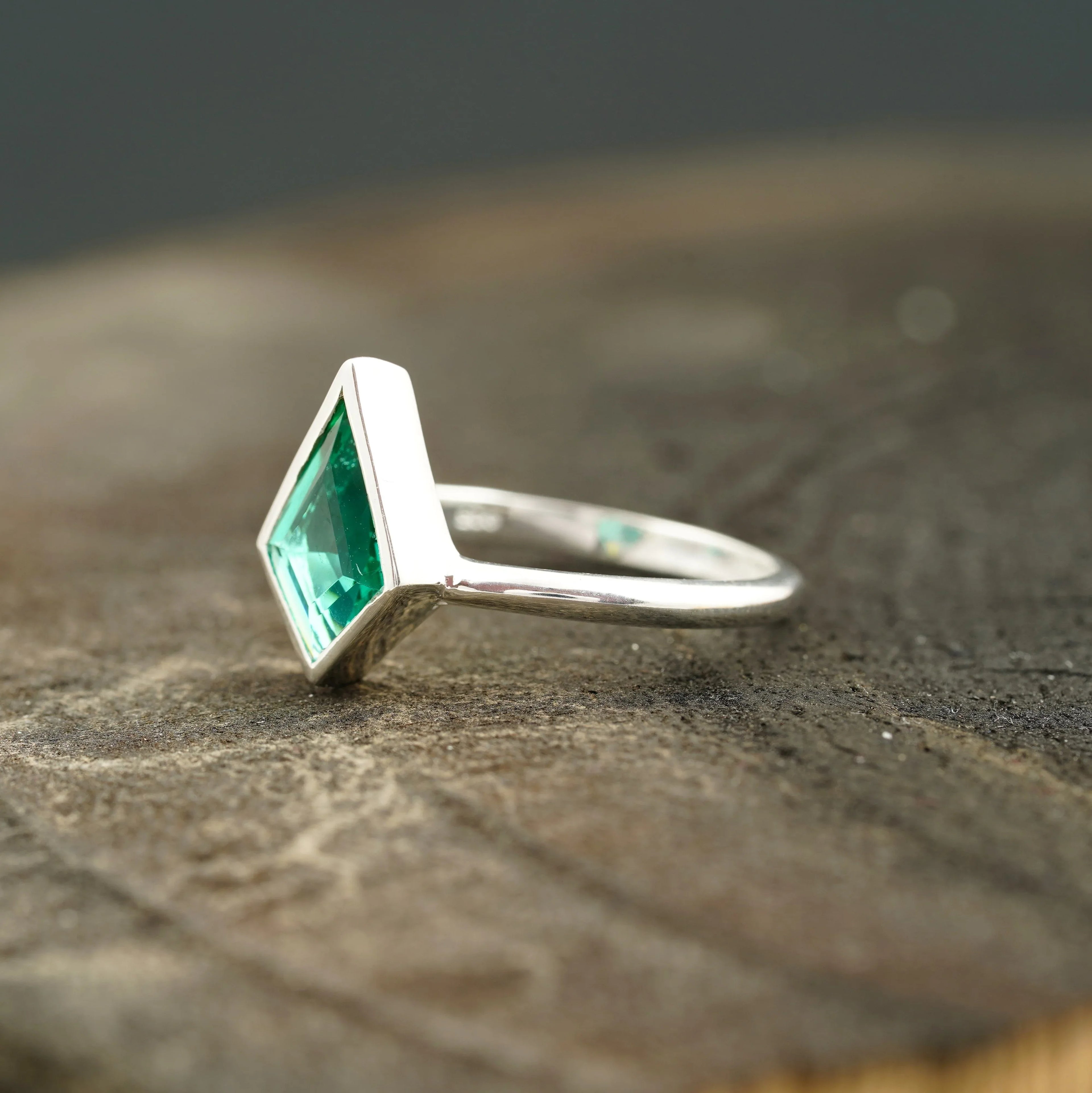 Kite Shaped Emerald Ring Solid Gold Solitaire Ring - MinimalistJewels