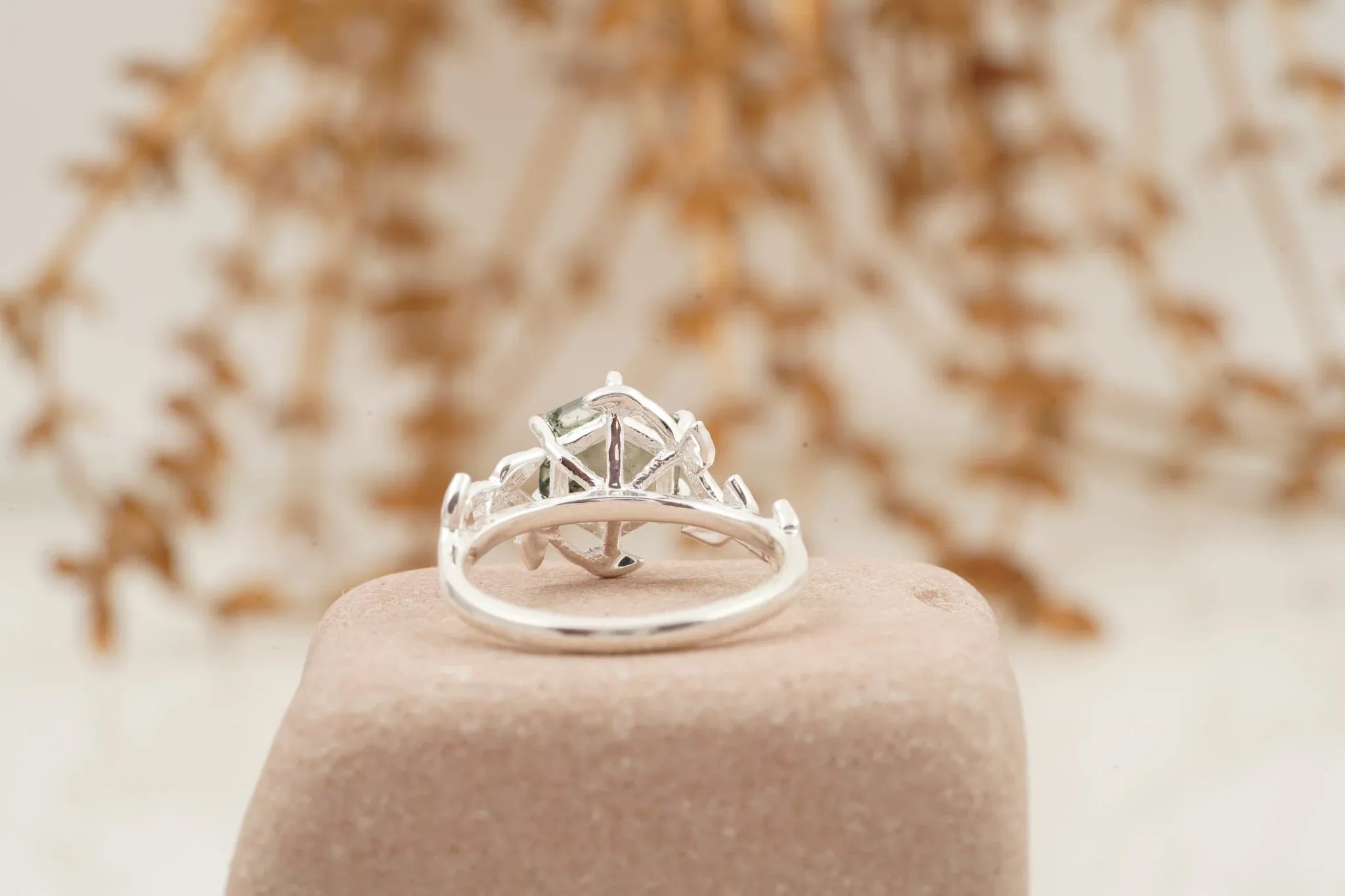 Moss Agate Leaf Hexagon Engagement Ring - MinimalistJewels