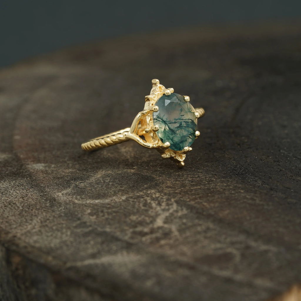 Vintage Oval Moss Agate 14k Gold Engagement Ring - MinimalistJewels