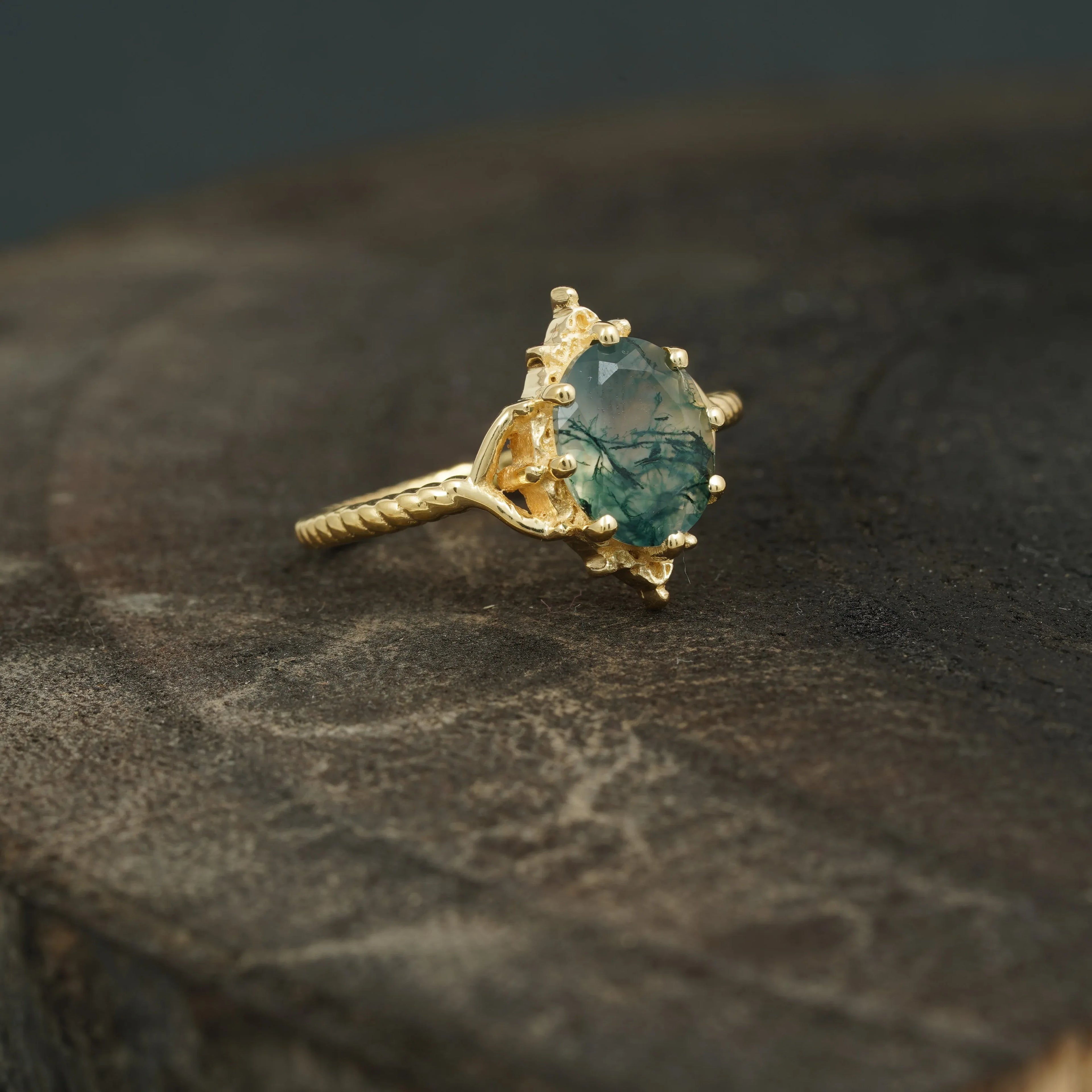 Vintage Oval Moss Agate 14k Gold Engagement Ring - MinimalistJewels