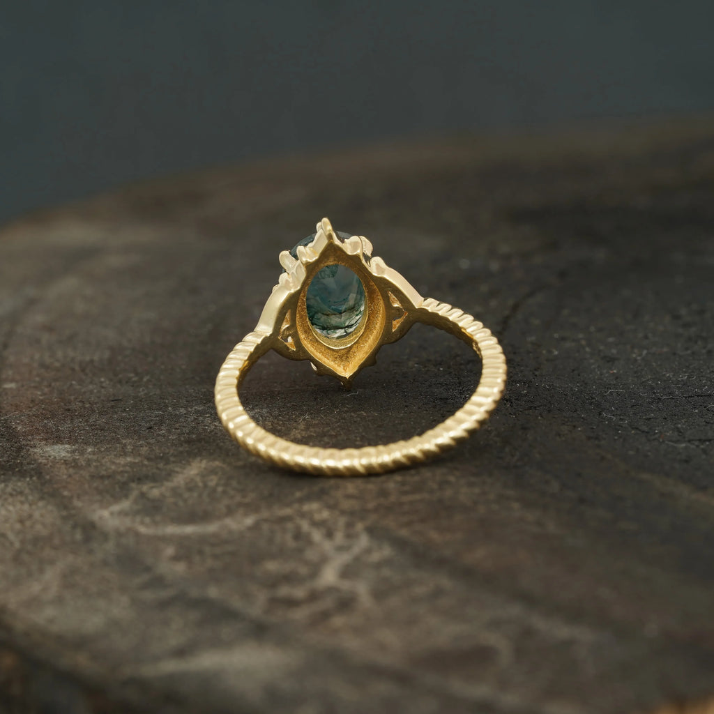 Vintage Oval Moss Agate 14k Gold Engagement Ring - MinimalistJewels