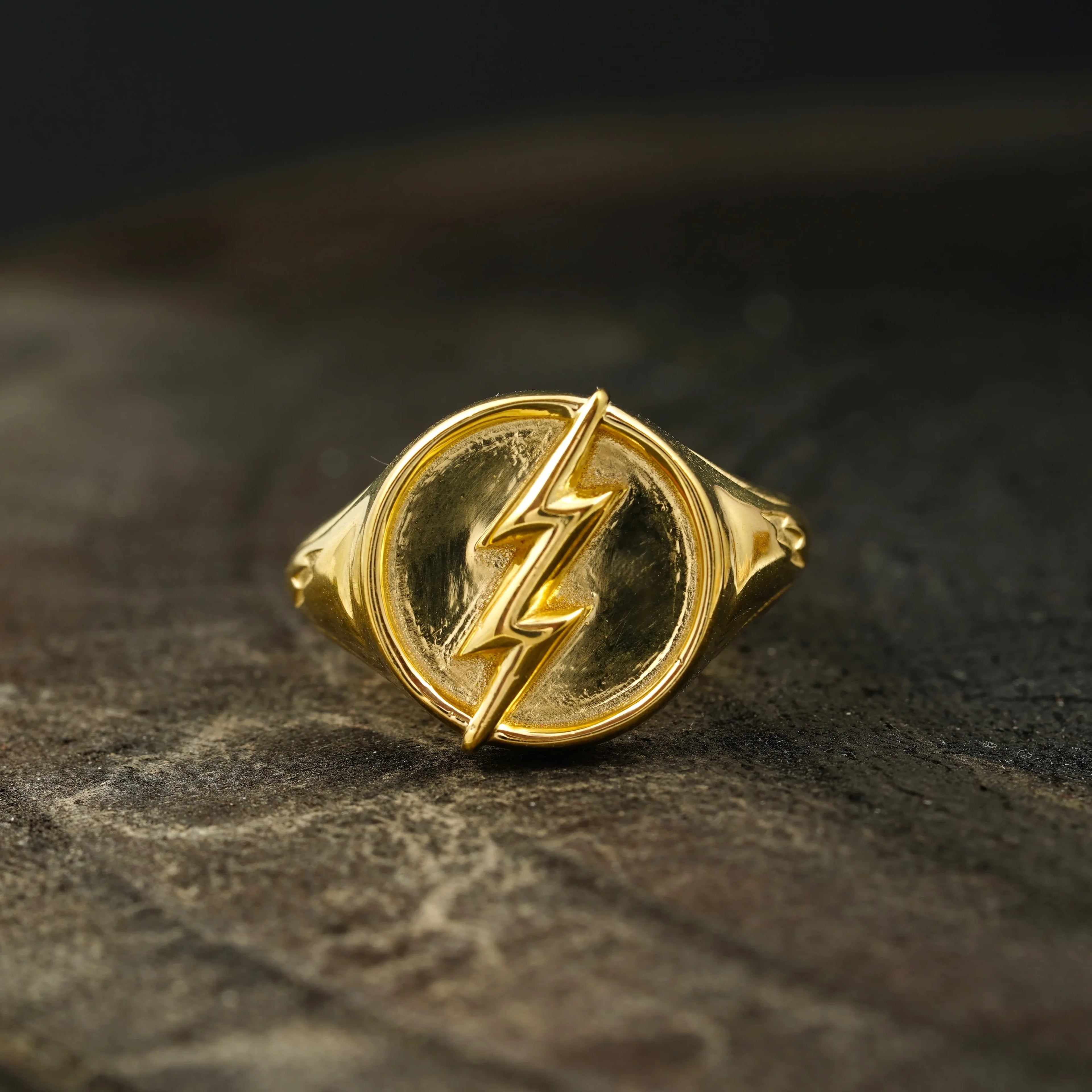 Flash Design 14k Solid Gold Mens Signet Ring - MinimalistJewels