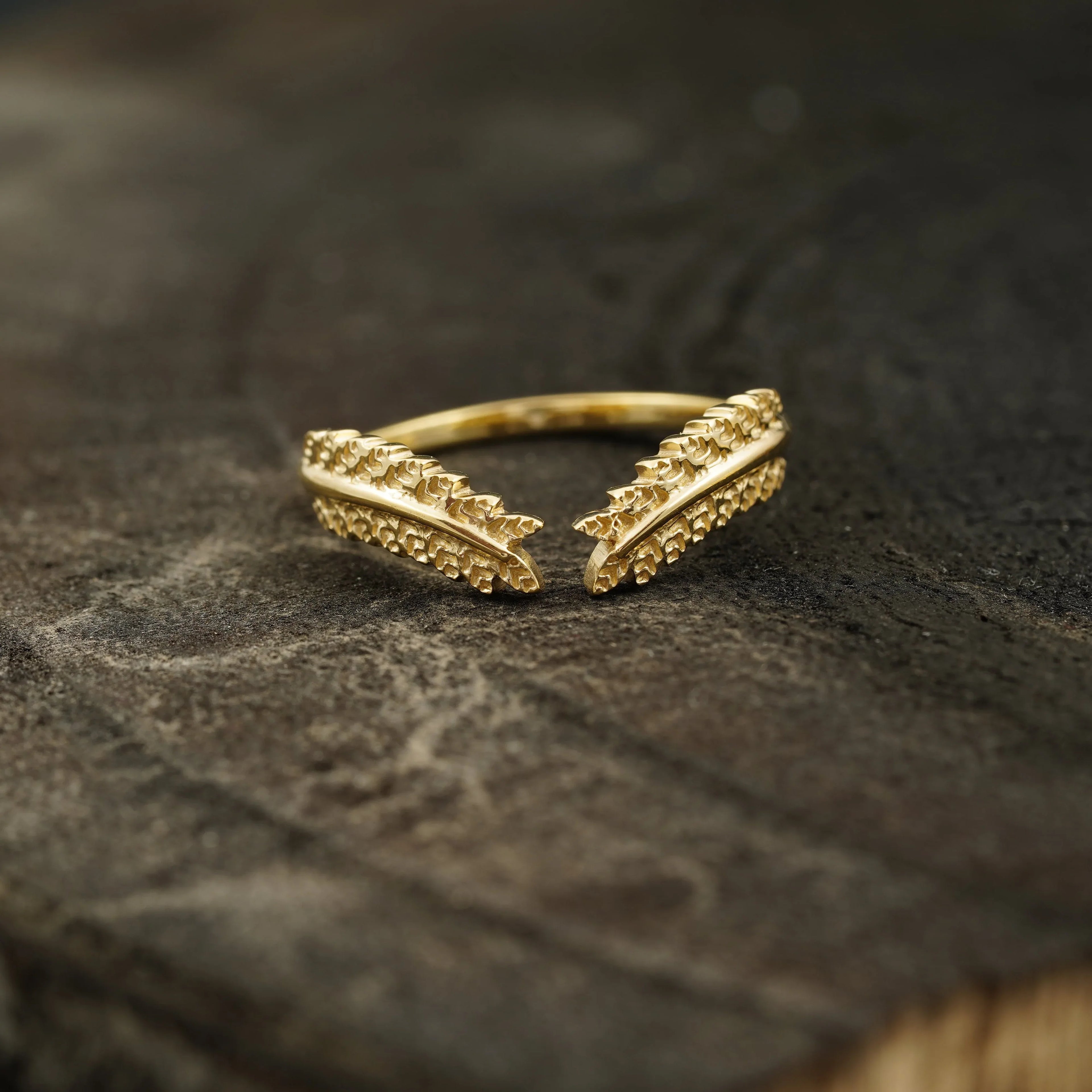 Vintage Leaf Open Wedding Band - MinimalistJewels
