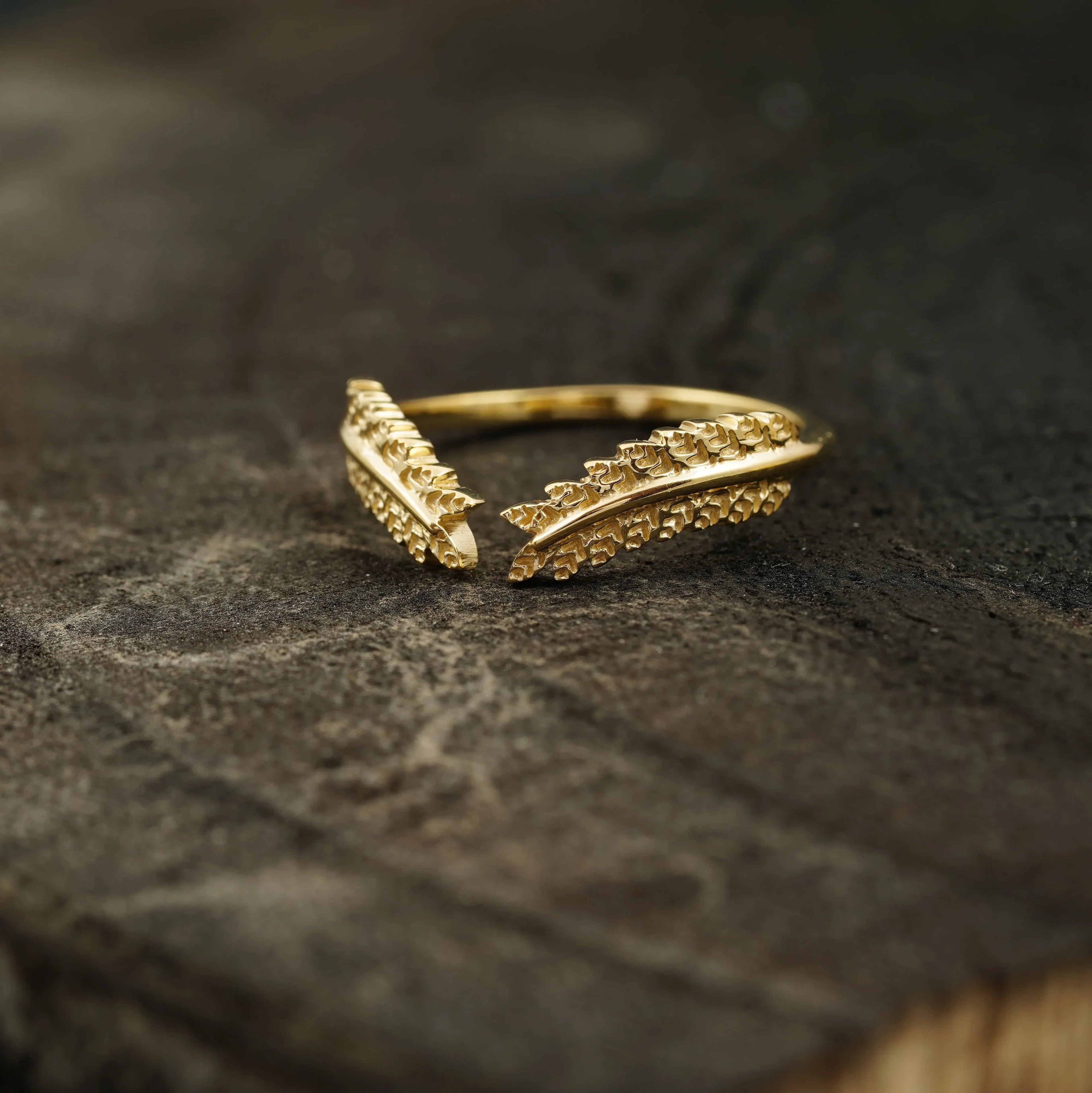 Vintage Leaf Open Wedding Band - MinimalistJewels