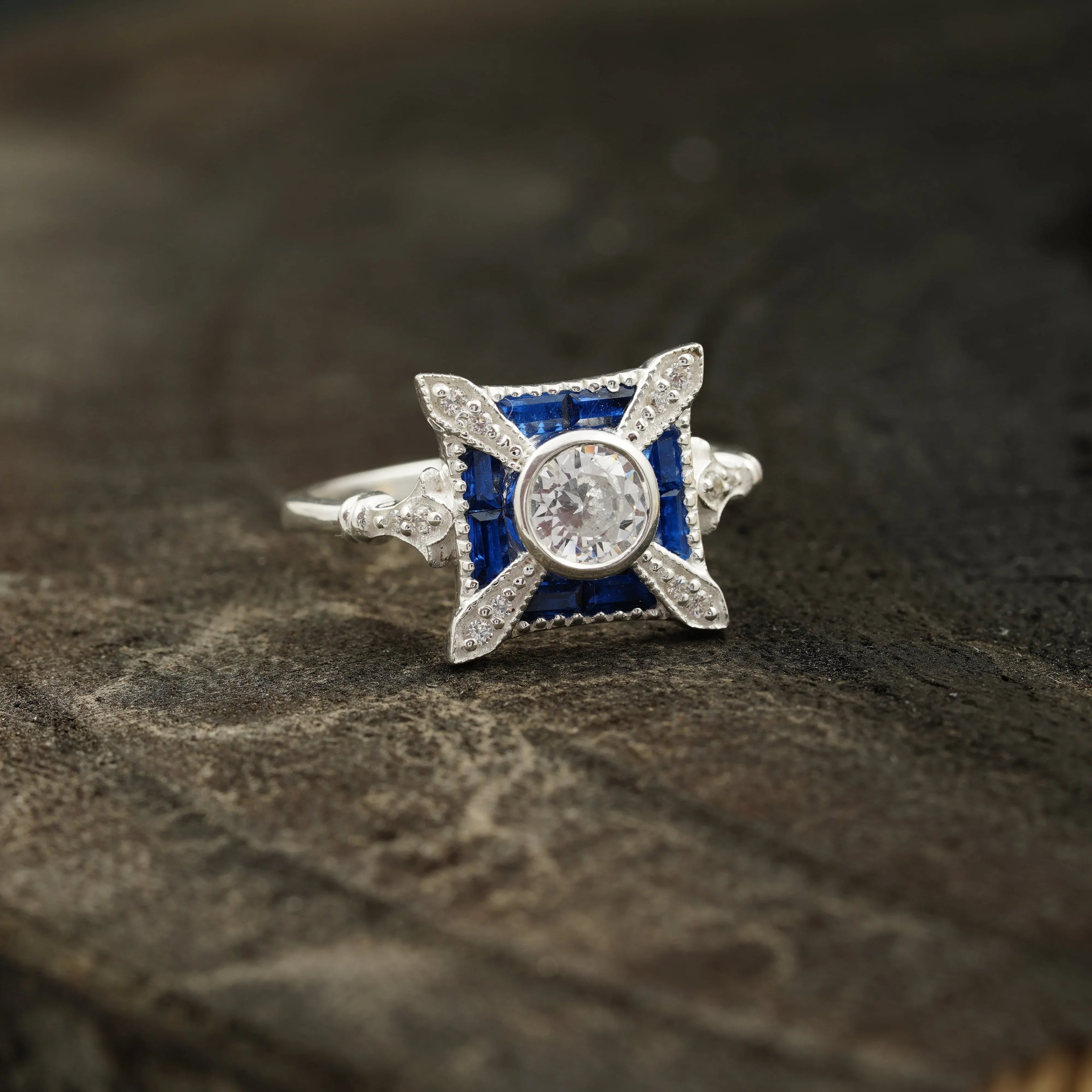 Antique Blue Sapphire & Diamond Vintage Engagement Ring - MinimalistJewels