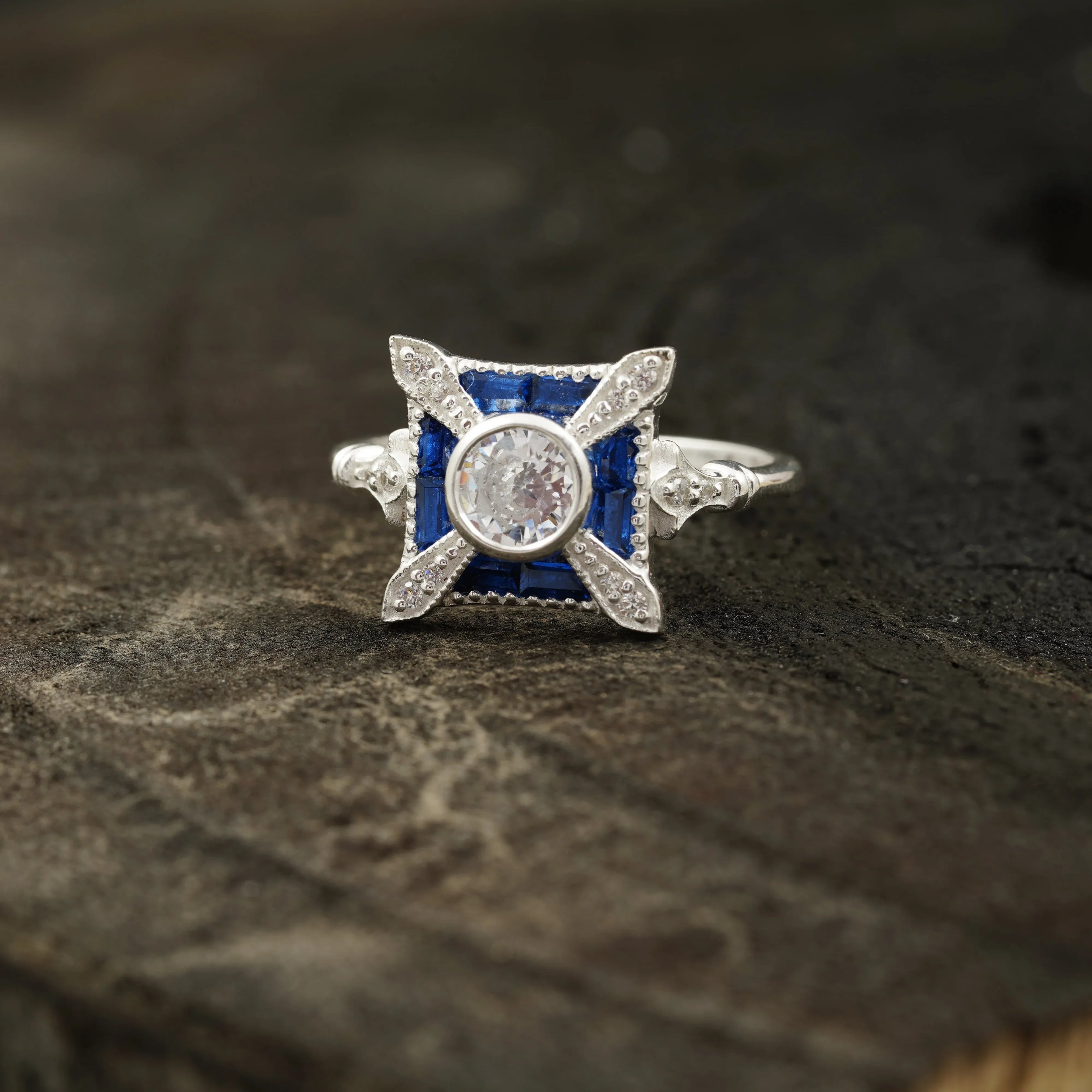 Antique Blue Sapphire & Diamond Vintage Engagement Ring - MinimalistJewels