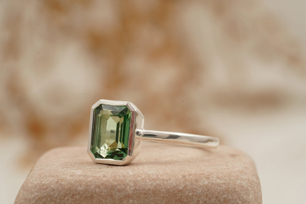 Bezel Set Green Amethyst 925 Sterling Silver Solitaire Ring - MinimalistJewels