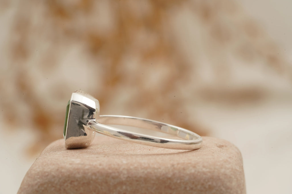 Bezel Set Green Amethyst 925 Sterling Silver Solitaire Ring - MinimalistJewels