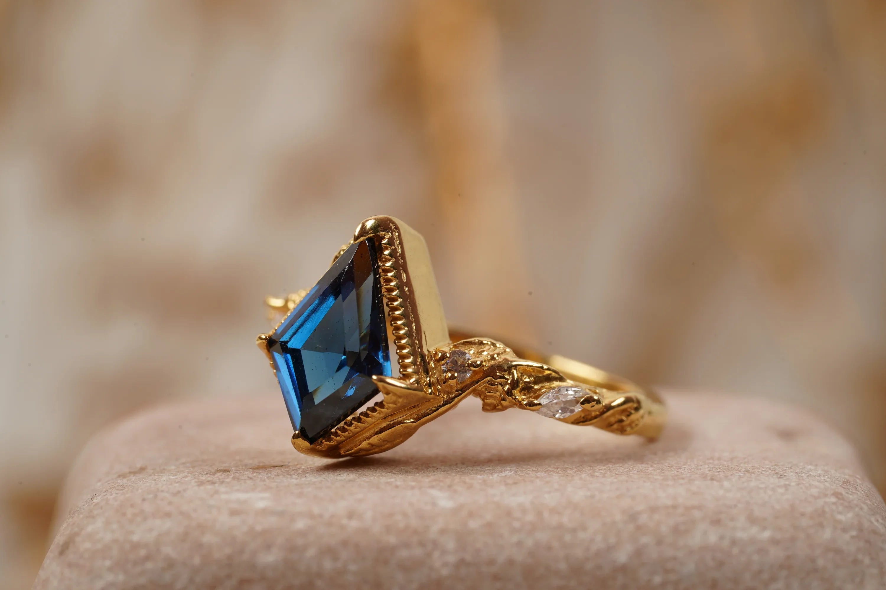 Kite Sapphire Engagement Ring Leaf Art Deco Solid Gold Ring - MinimalistJewels