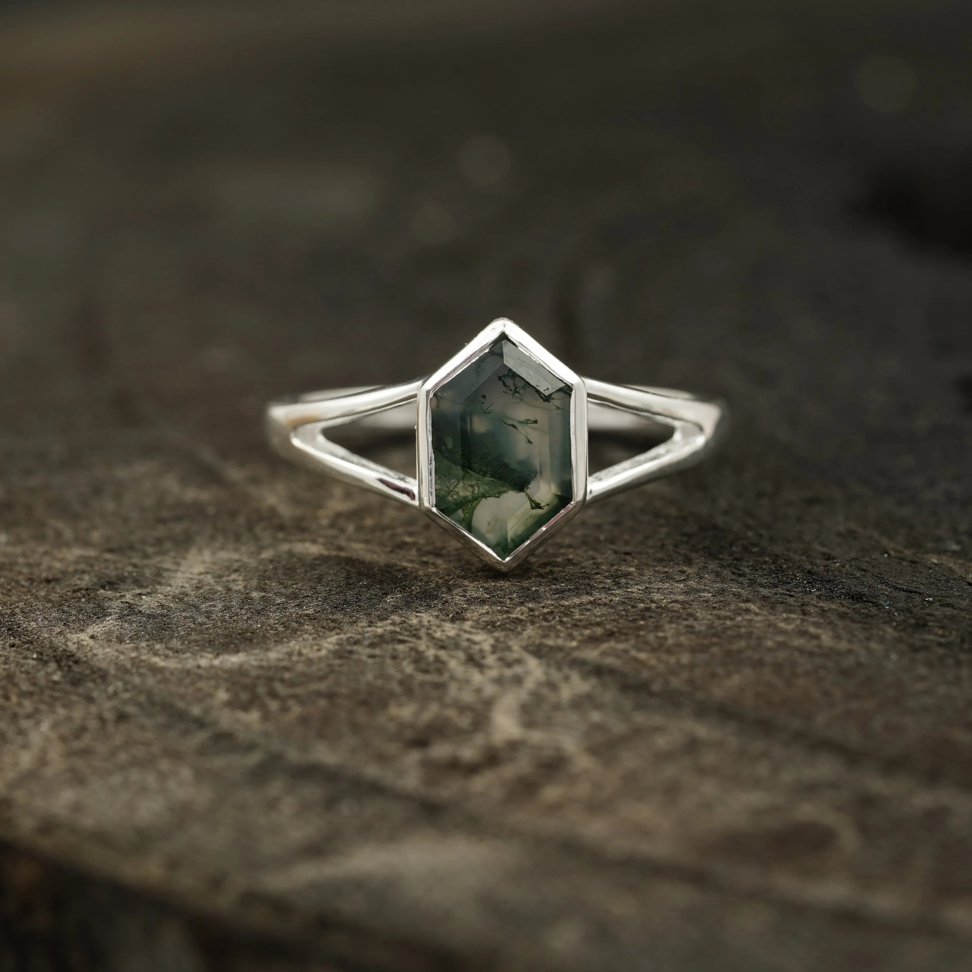 Vintage Bezel Setting Moss Agate Engagement Ring - MinimalistJewels