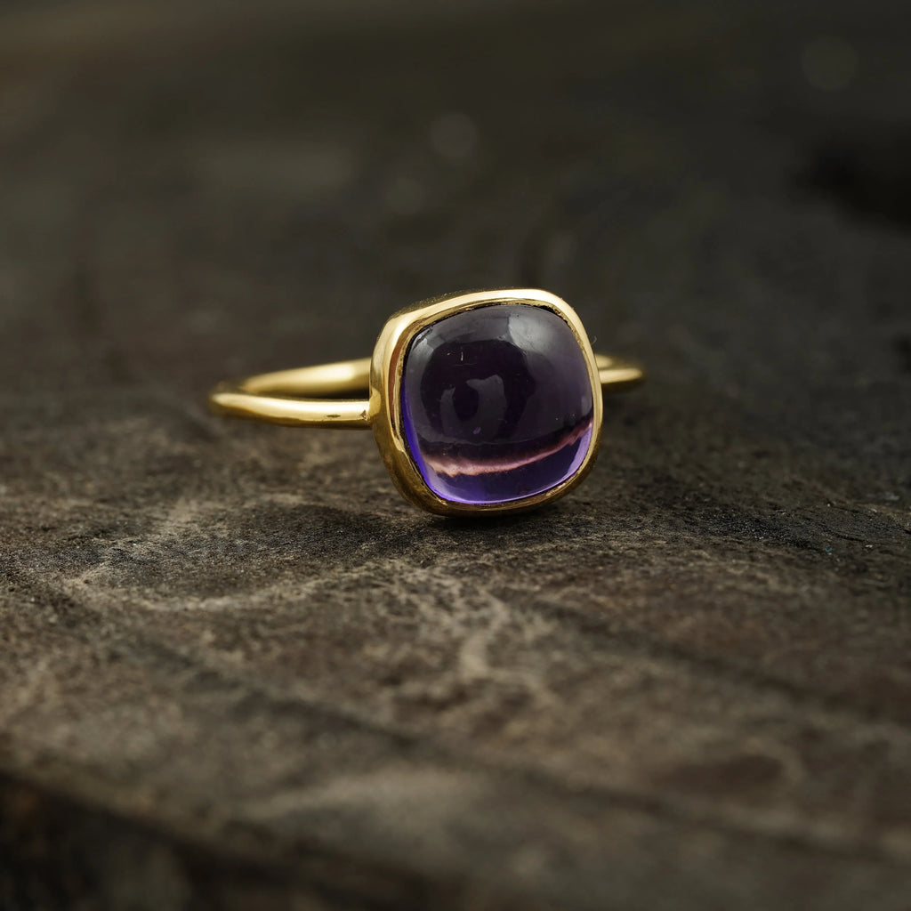 Cabochon Amethyst Engagement Ring - MinimalistJewels