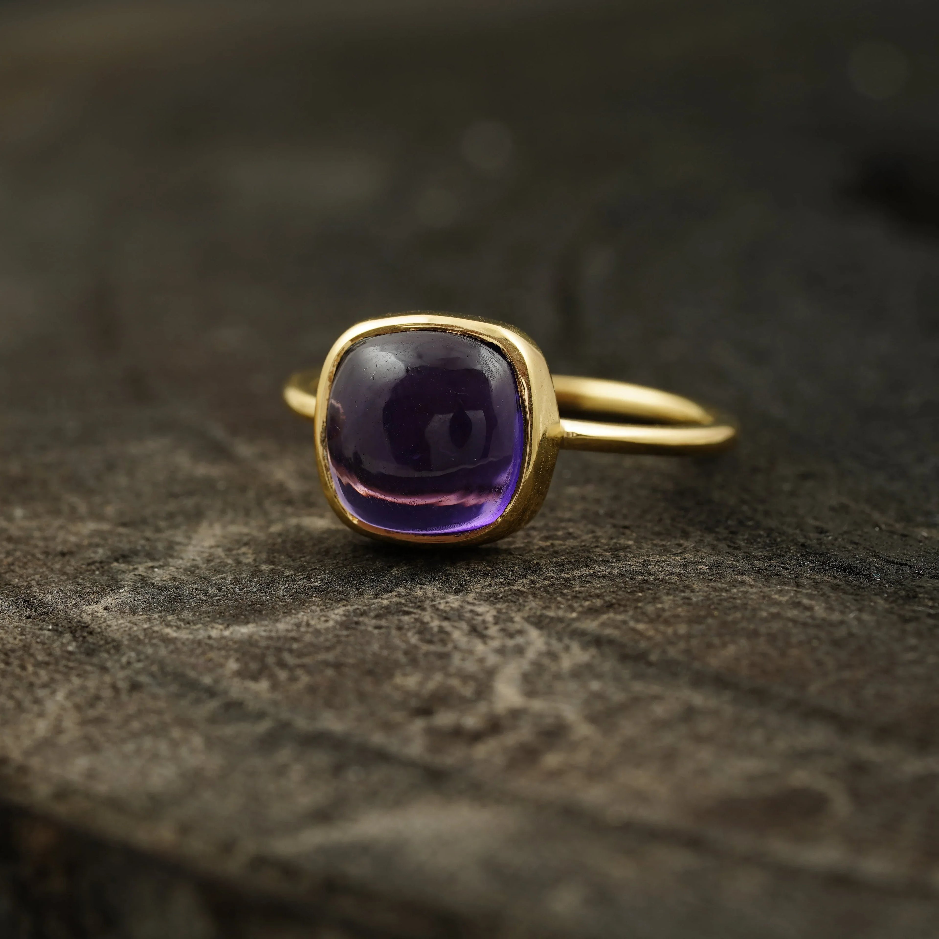 Cabochon Amethyst Engagement Ring - MinimalistJewels