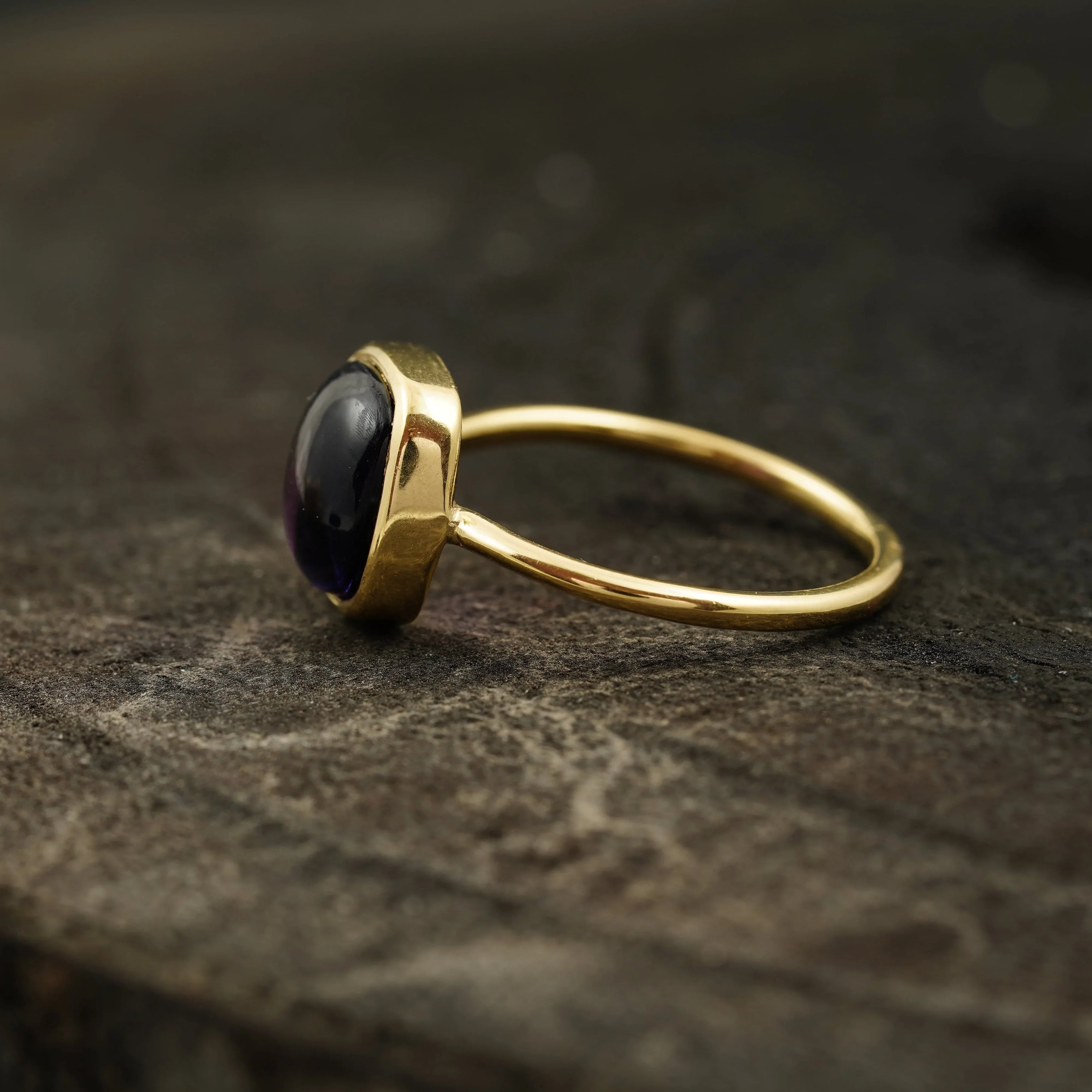 Cabochon Amethyst Engagement Ring - MinimalistJewels