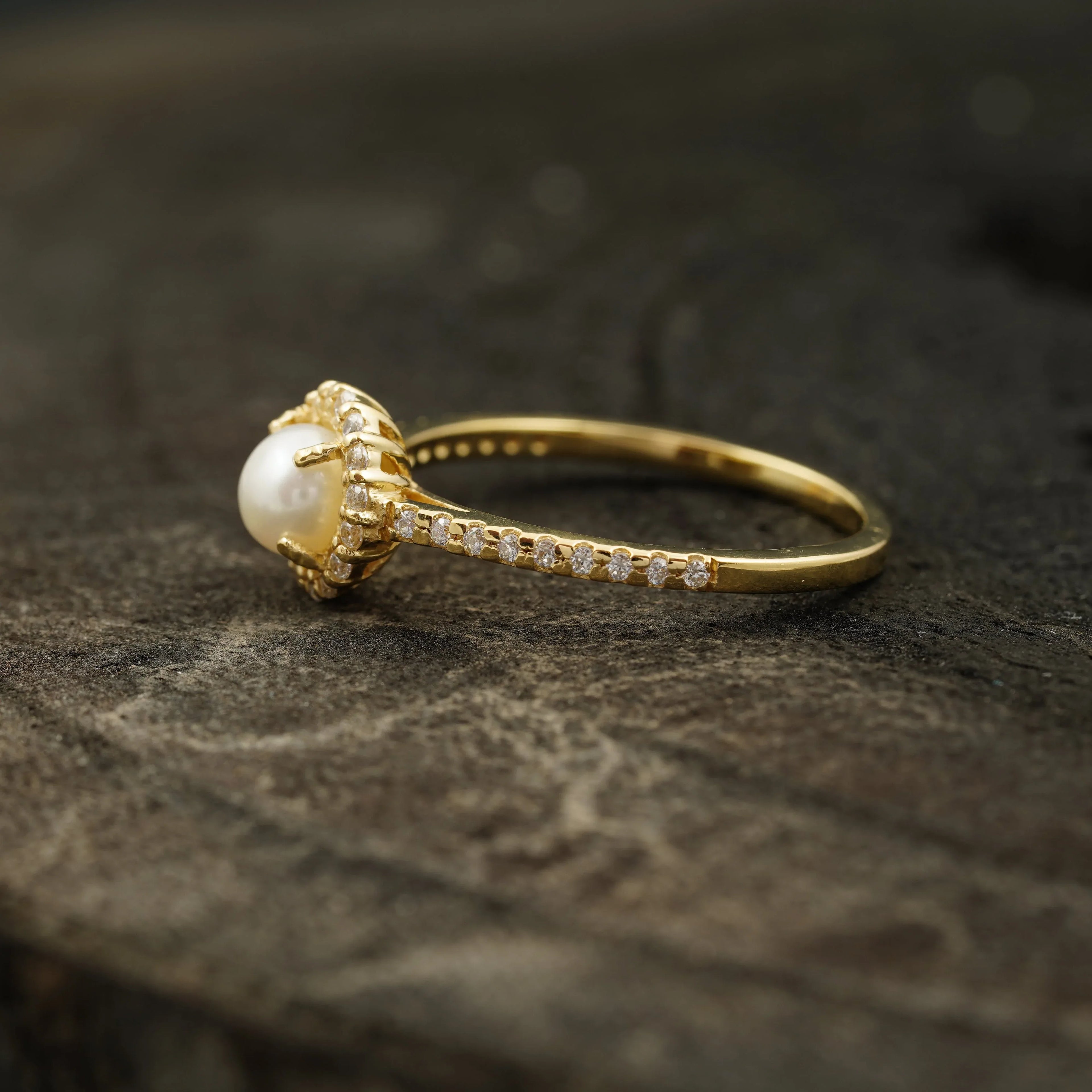 Pearl & Diamond Silver Engagement Ring - MinimalistJewels
