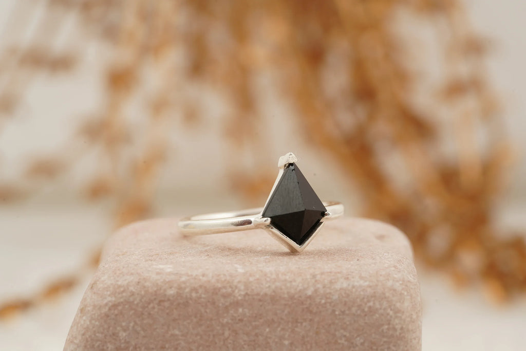 Black Onyx Kite Shaped Engagement Ring 925 Sterling Silver - MinimalistJewels