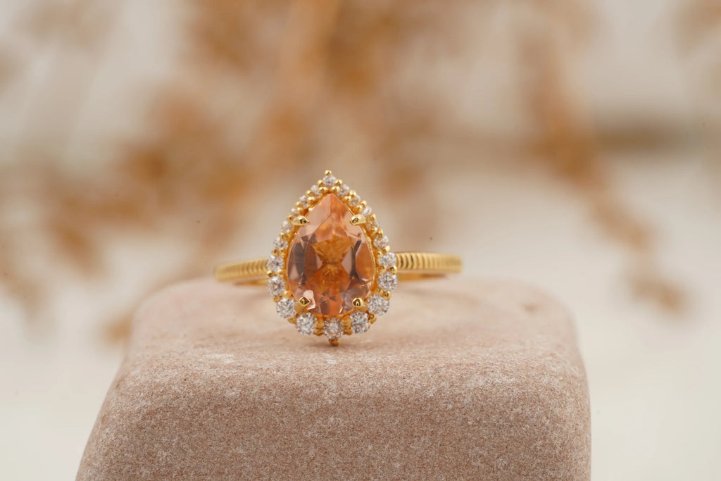 Pear Cut Morganite Halo Diamond Engagement Ring - MinimalistJewels