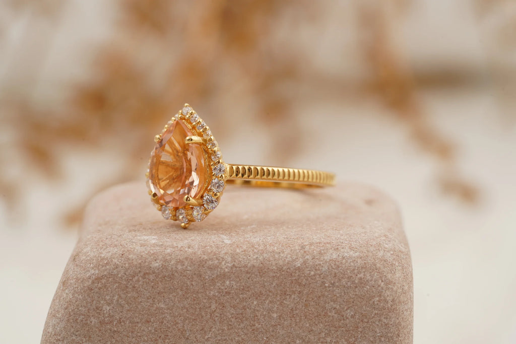 Pear Cut Morganite Halo Diamond Engagement Ring - MinimalistJewels