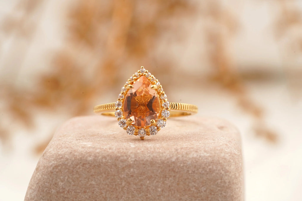 Pear Cut Morganite Halo Diamond Engagement Ring - MinimalistJewels