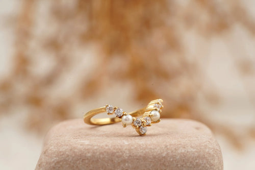 Curved Pearl Wedding Band Solid Gold Ring Pearl band ring - MinimalistJewels