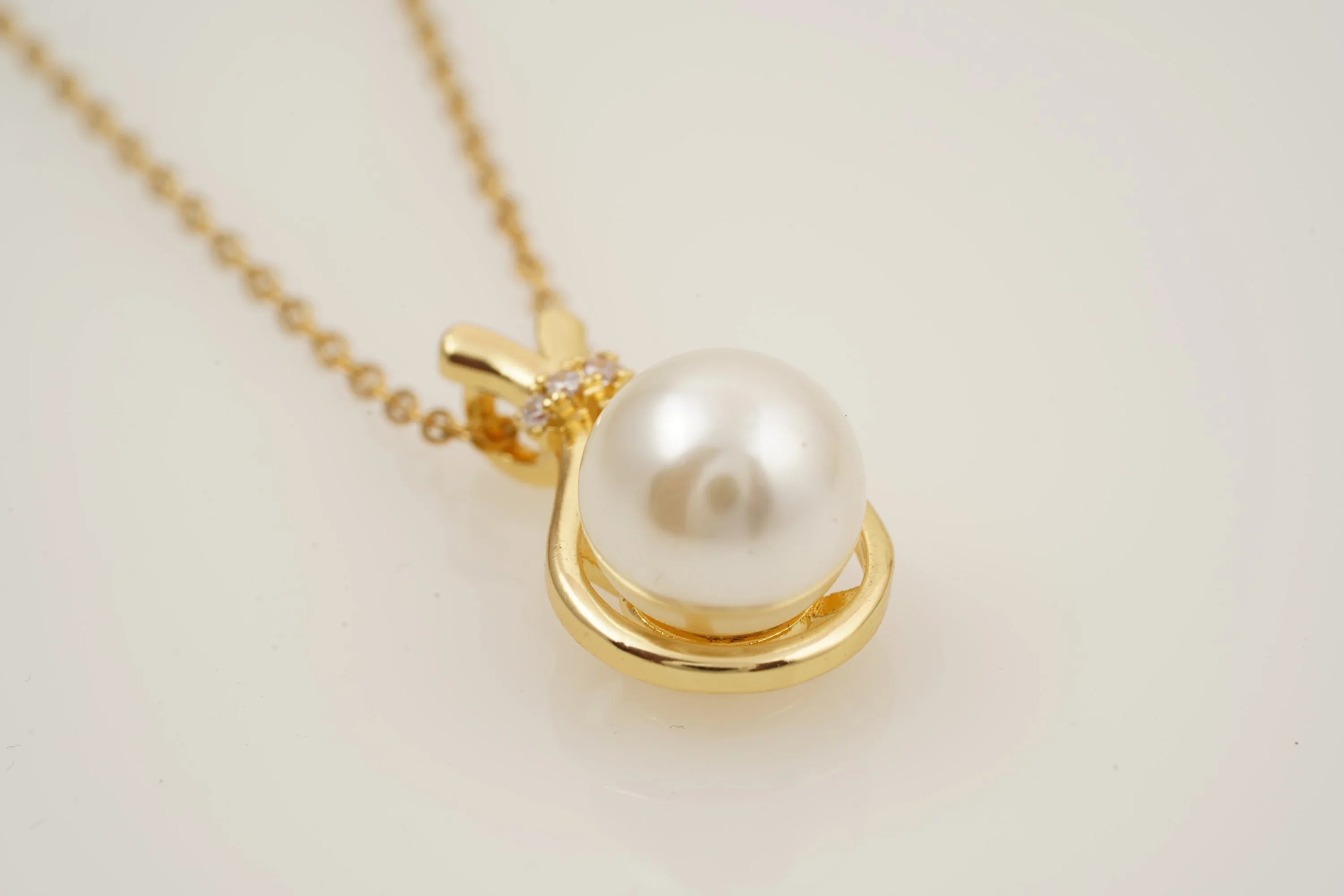Freshwater Pearl Necklace With Gold Chain - MinimalistJewels