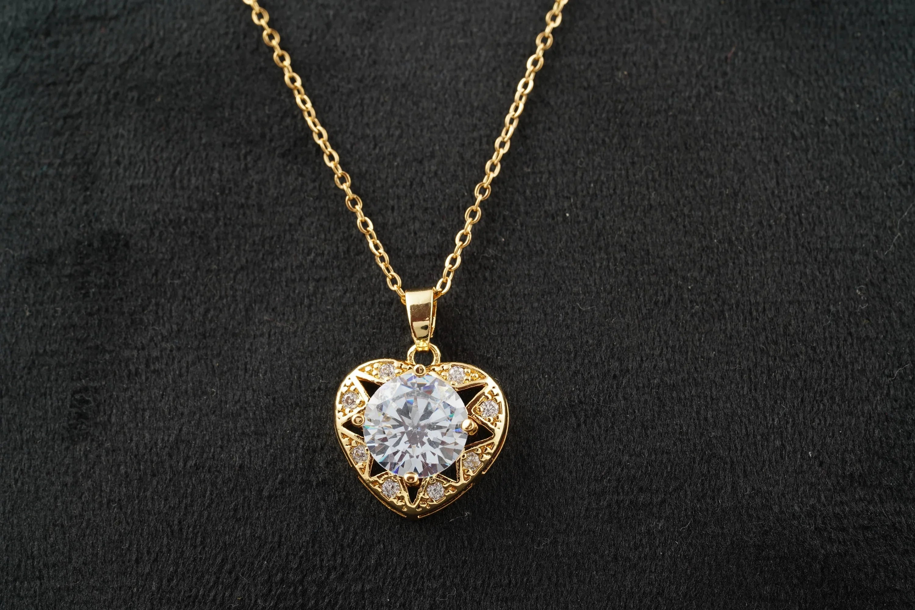 Diamond Heart Shaped Necklace for Women With Gold Chain - MinimalistJewels