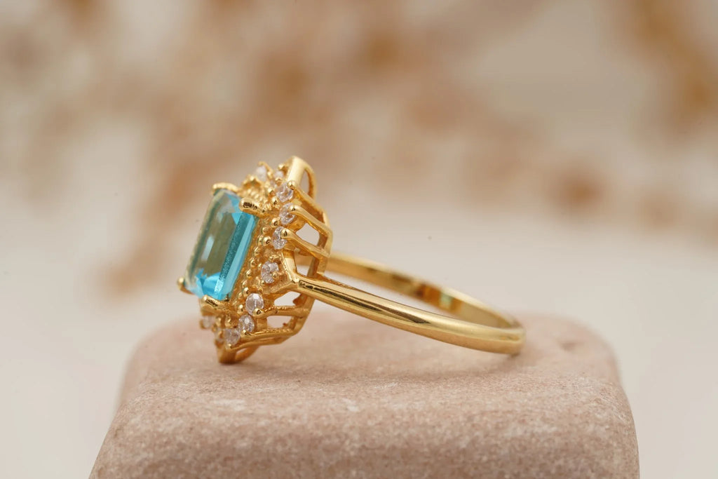 Vintage Cluster Unique Aquamarine Engagement Ring 14K Solid Gold - MinimalistJewels