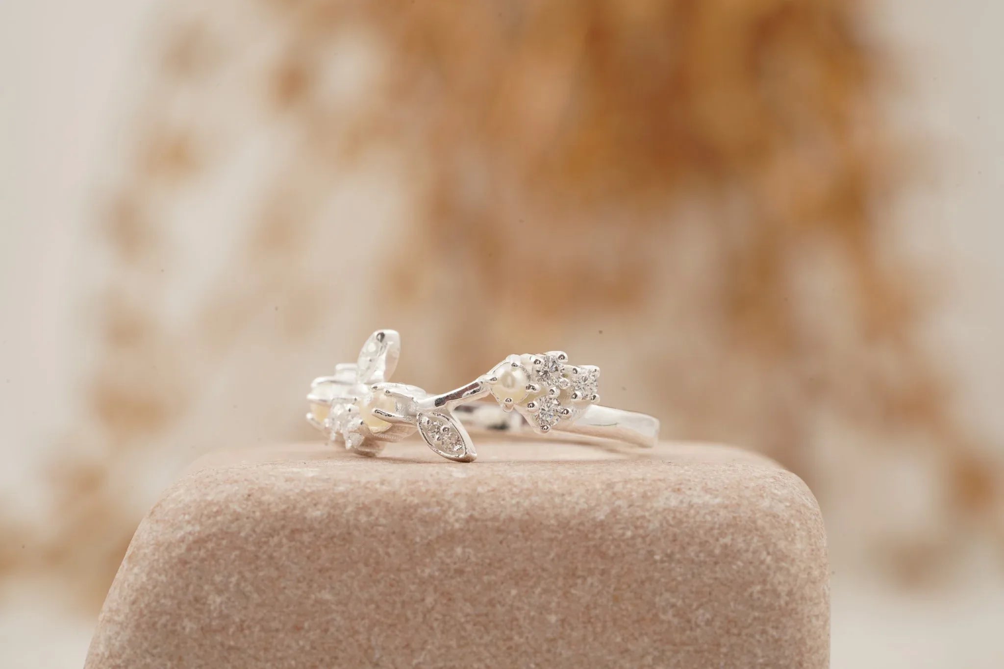 Pearl Leaf Floral Halo Diamond Art Deco Wedding Band - MinimalistJewels