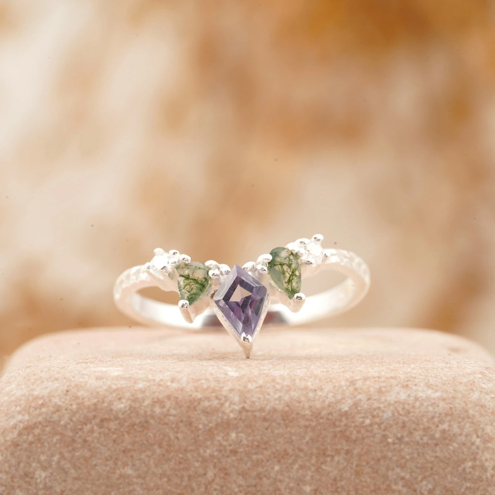 Kite Shaped Alexandrite 925 Sterling Silver Wedding Band - MinimalistJewels