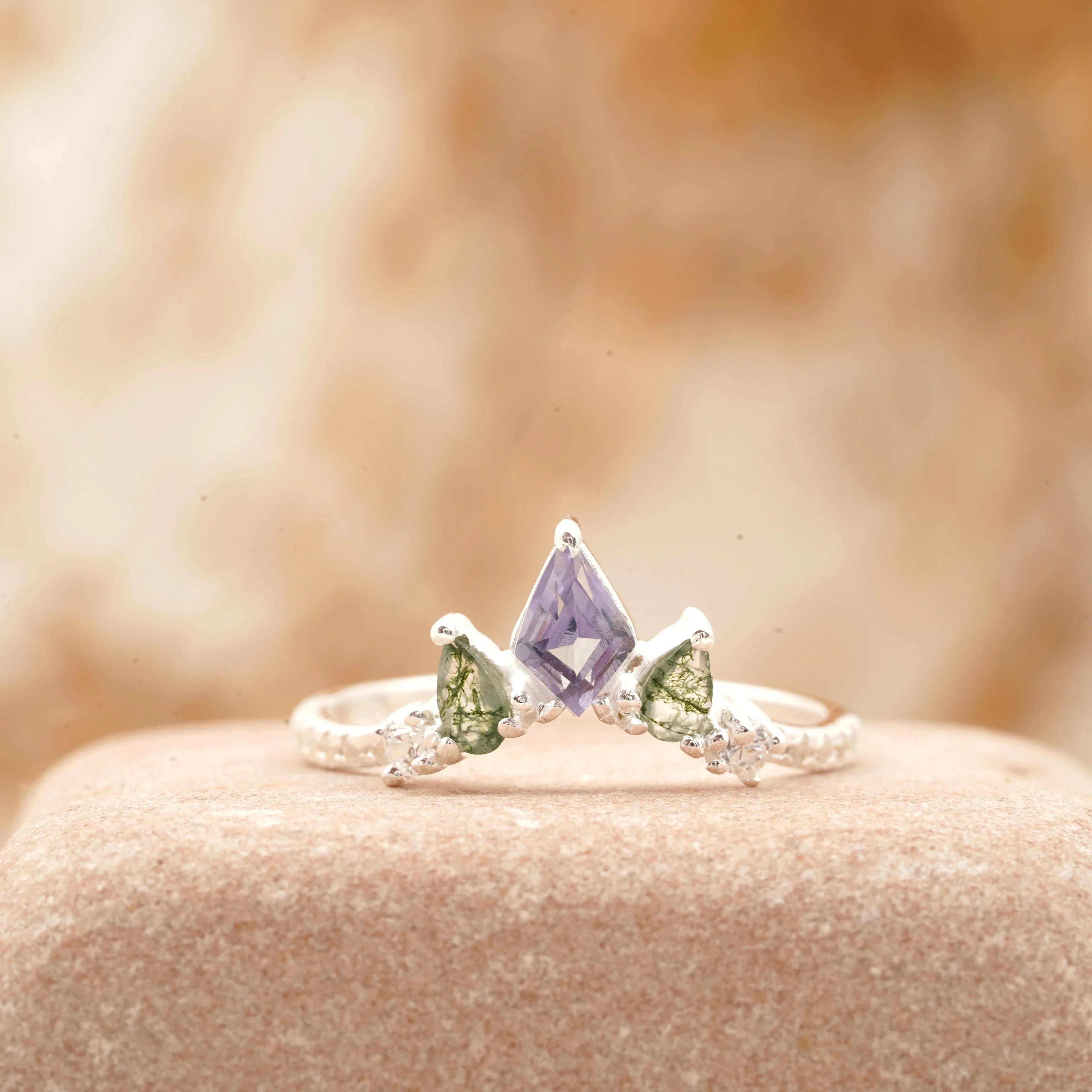 Kite Shaped Alexandrite 925 Sterling Silver Wedding Band - MinimalistJewels