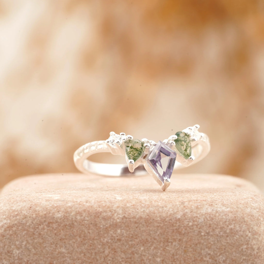 Kite Shaped Alexandrite 925 Sterling Silver Wedding Band - MinimalistJewels
