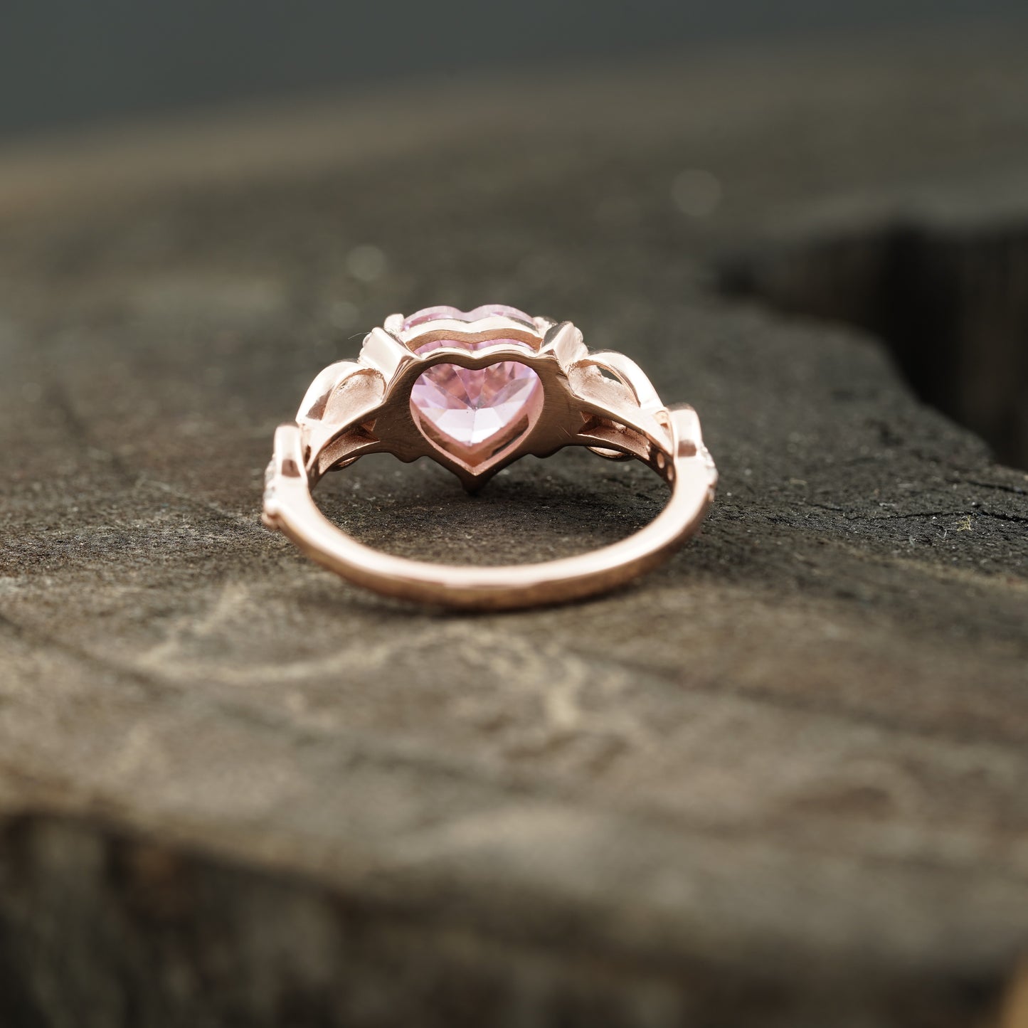 Unique and captivating ring