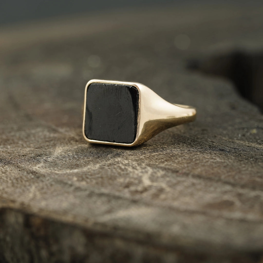 Perfect Men's Black Onyx Signet Rings 14k Solid Gold - MinimalistJewels
