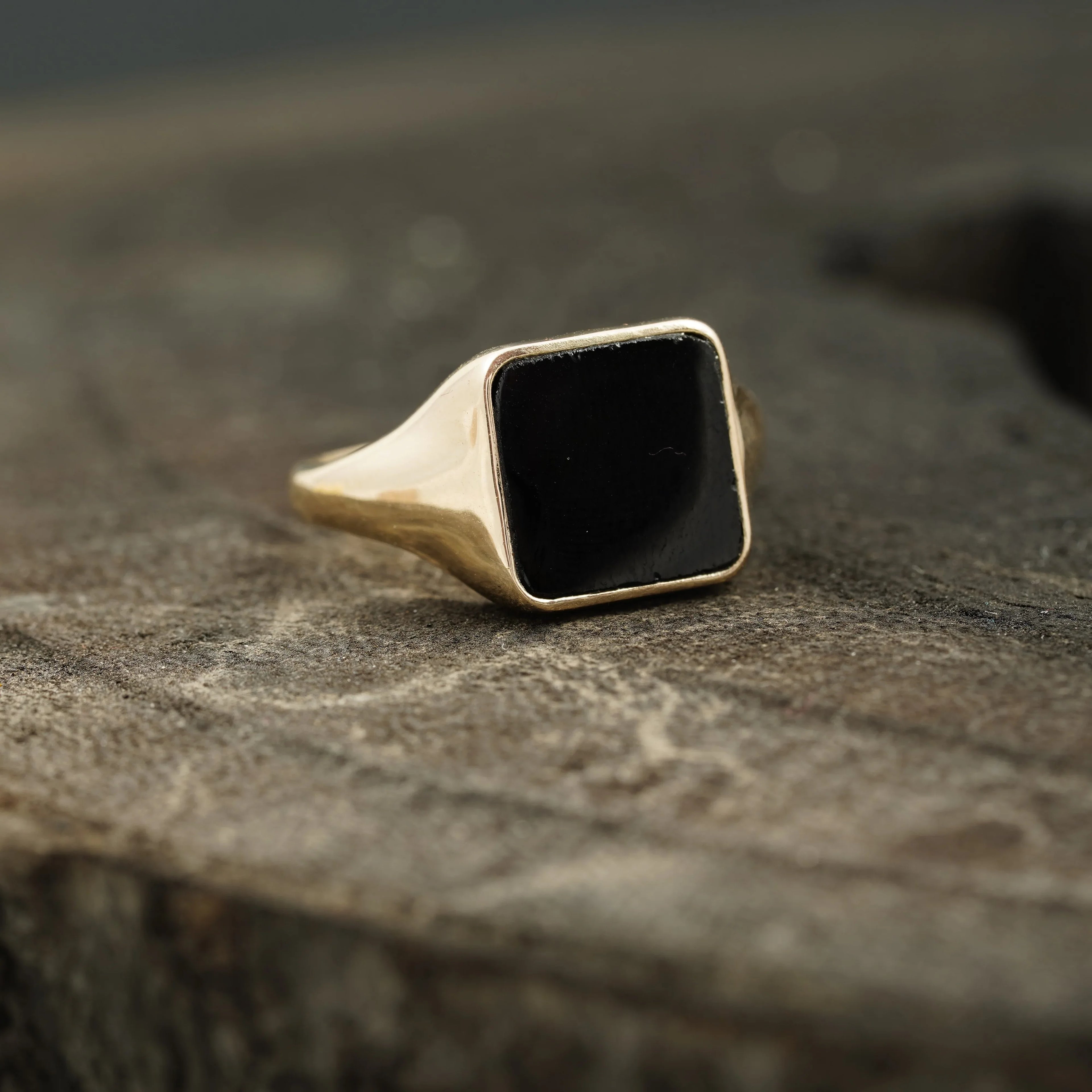 Perfect Men's Black Onyx Signet Rings 14k Solid Gold - MinimalistJewels