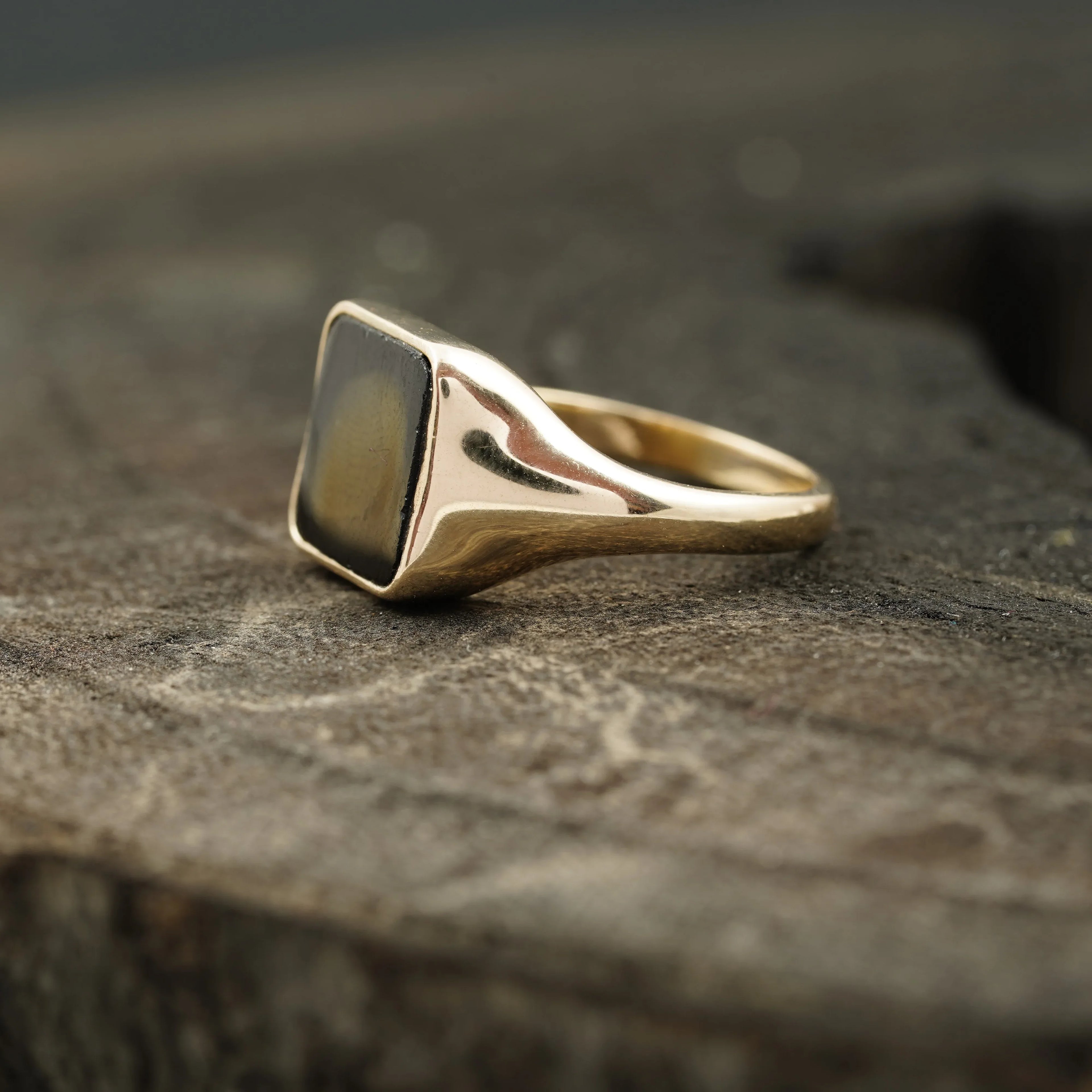 Perfect Men's Black Onyx Signet Rings 14k Solid Gold - MinimalistJewels
