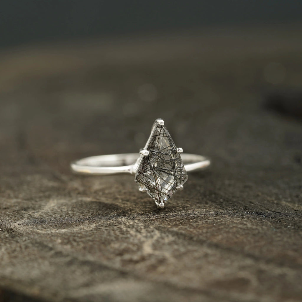 Kite Shaped Black Rutile Quartz Ring - MinimalistJewels
