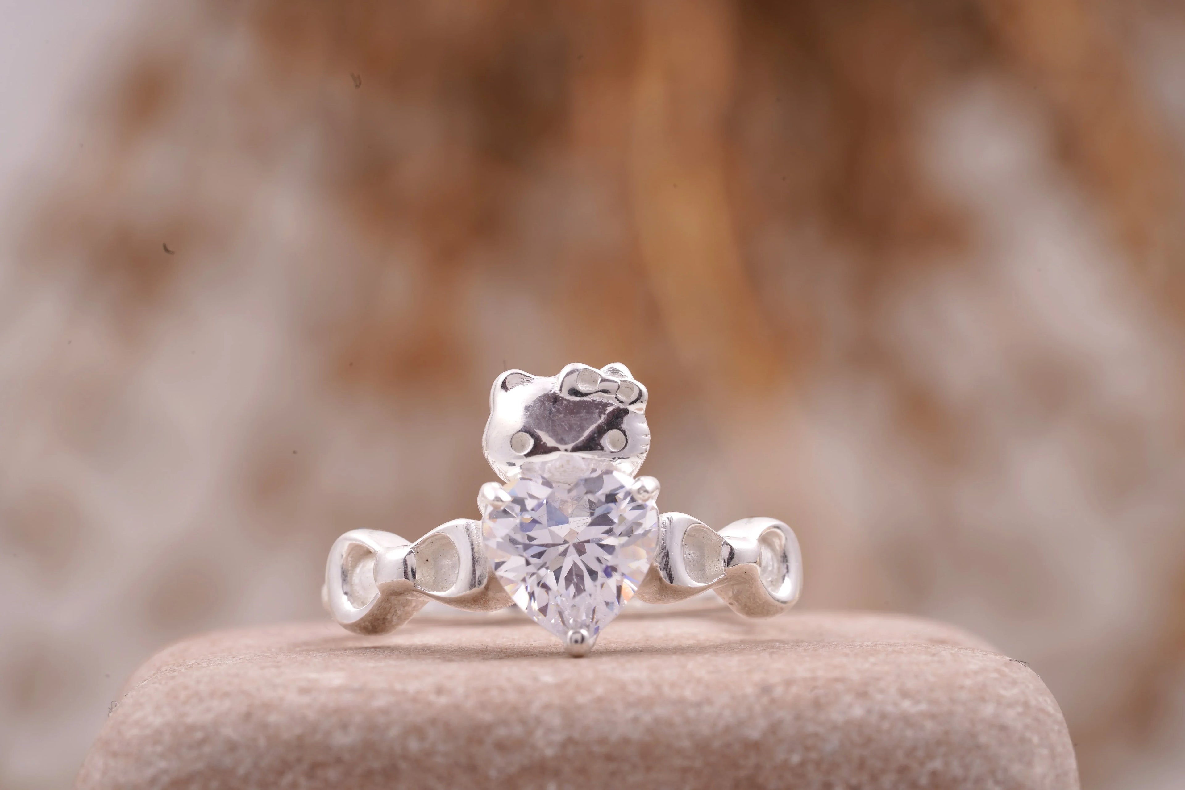 Kitty Diamond Heart Ring | Cute Animal Jewelry - MinimalistJewels