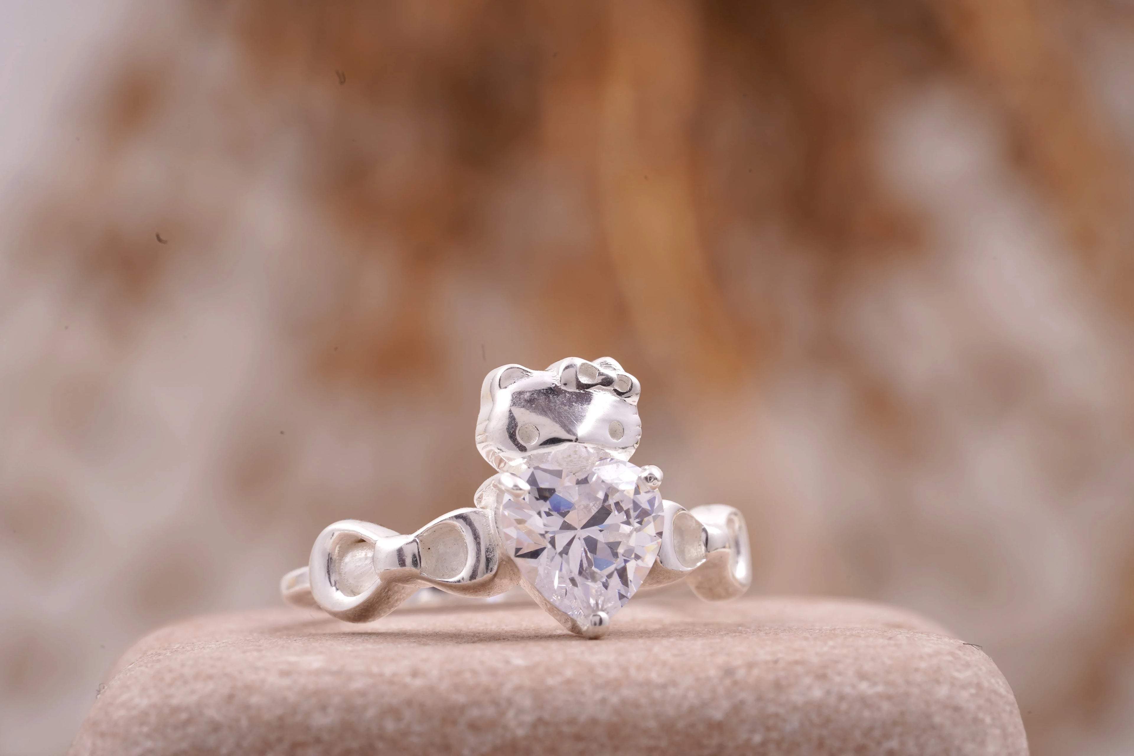 Kitty Diamond Heart Ring | Cute Animal Jewelry - MinimalistJewels