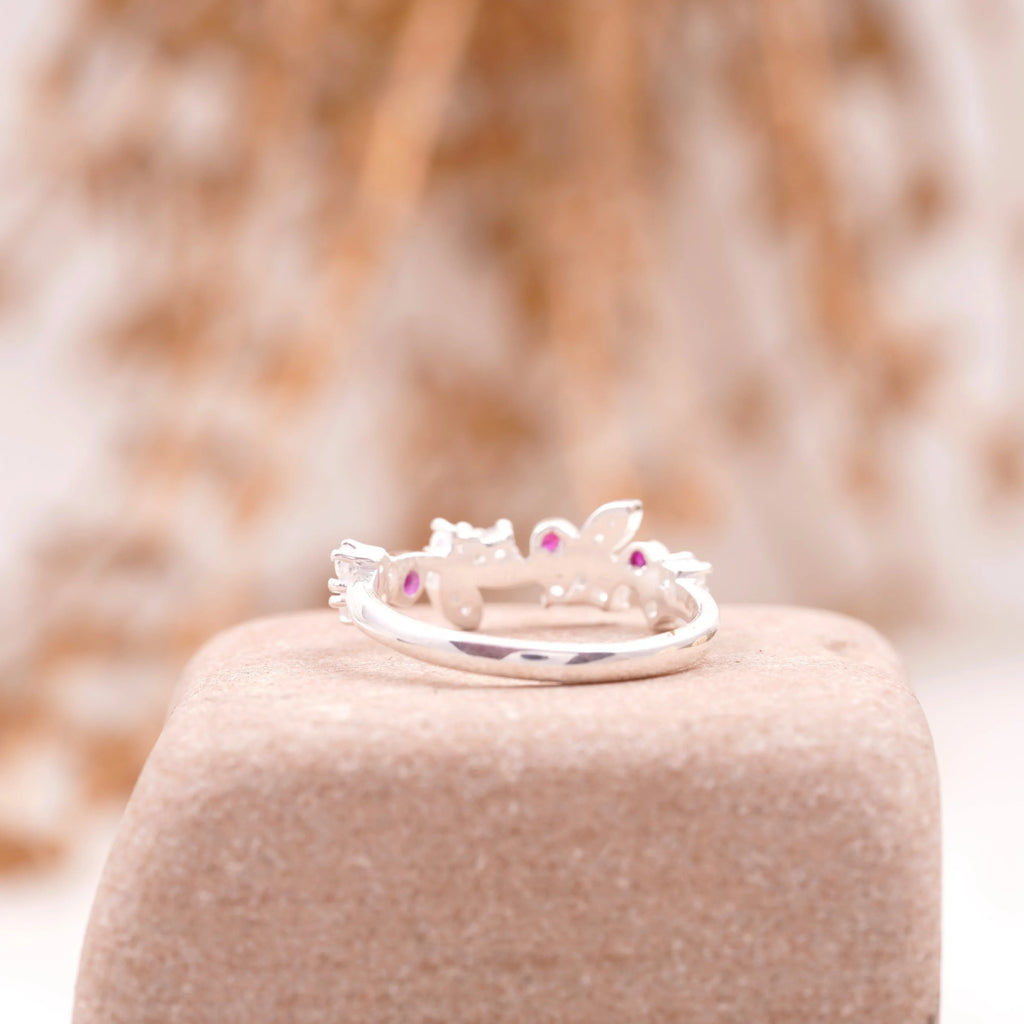 Nature Inspired Leaf CZ Diamond And Ruby Wedding Band 925 Sterling Silver - MinimalistJewels