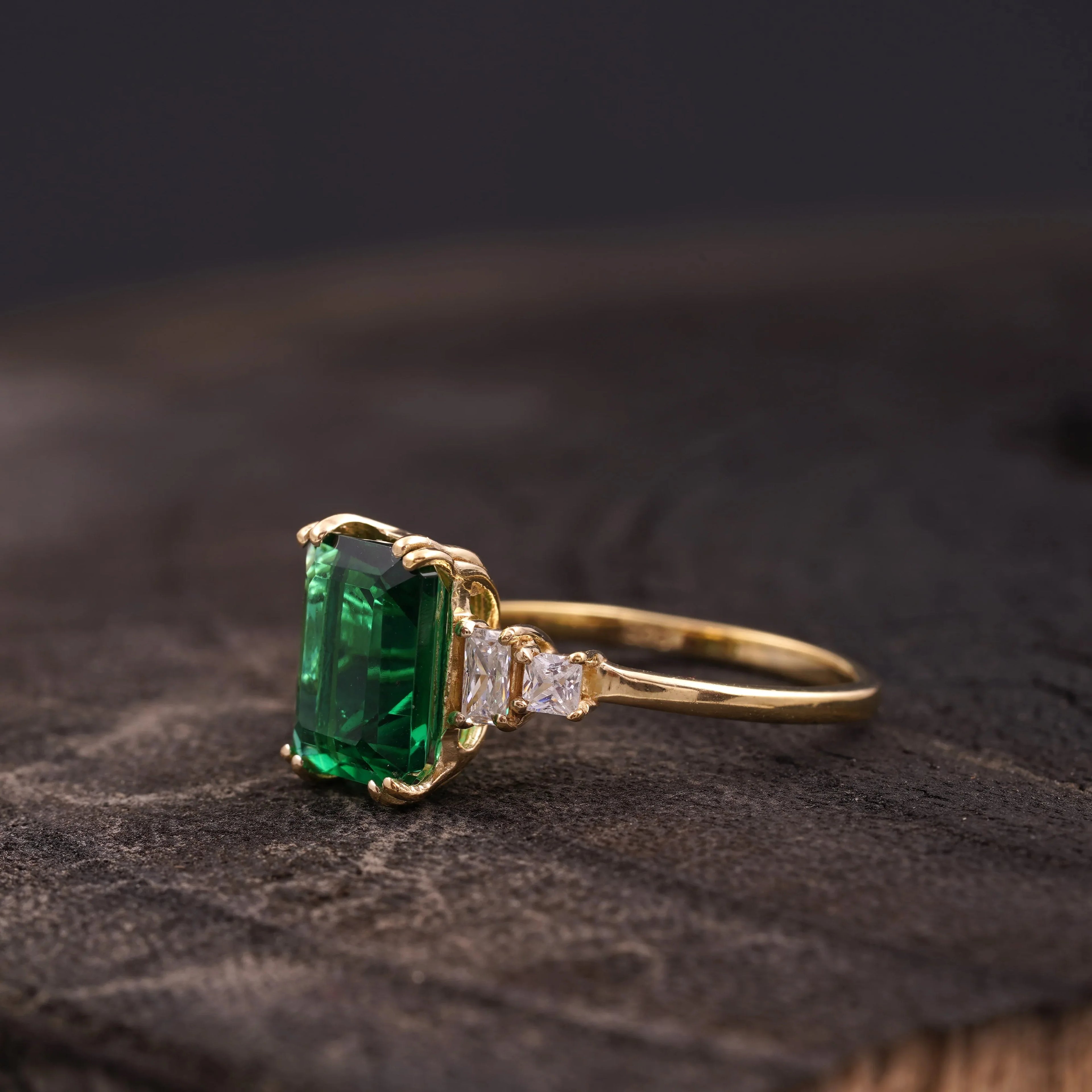 Baguette Cut Moissanite & Green Emerald Ring - MinimalistJewels