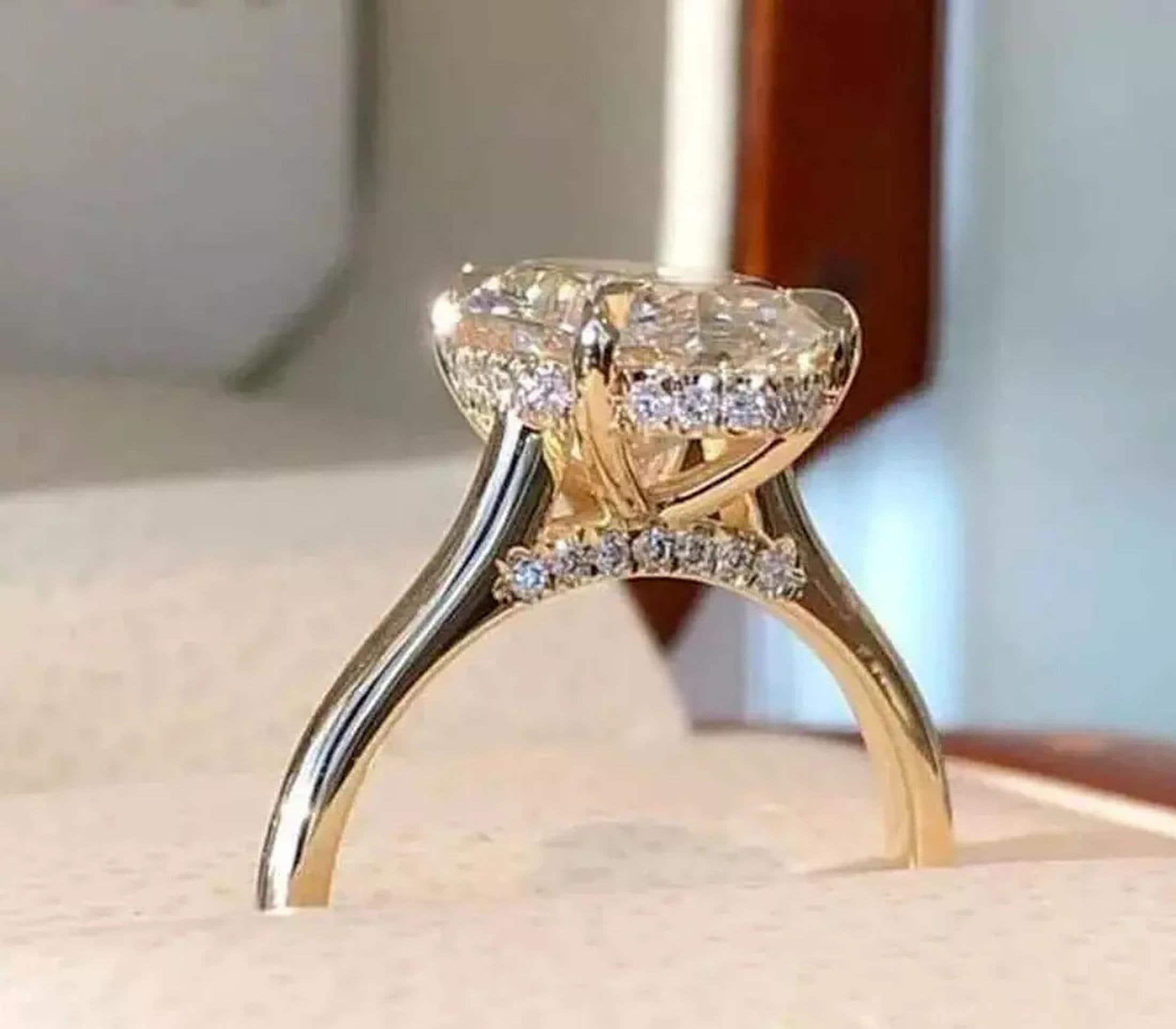 Oval Cut Moissanite Ring Daisy Floral Engagement Ring - MinimalistJewels