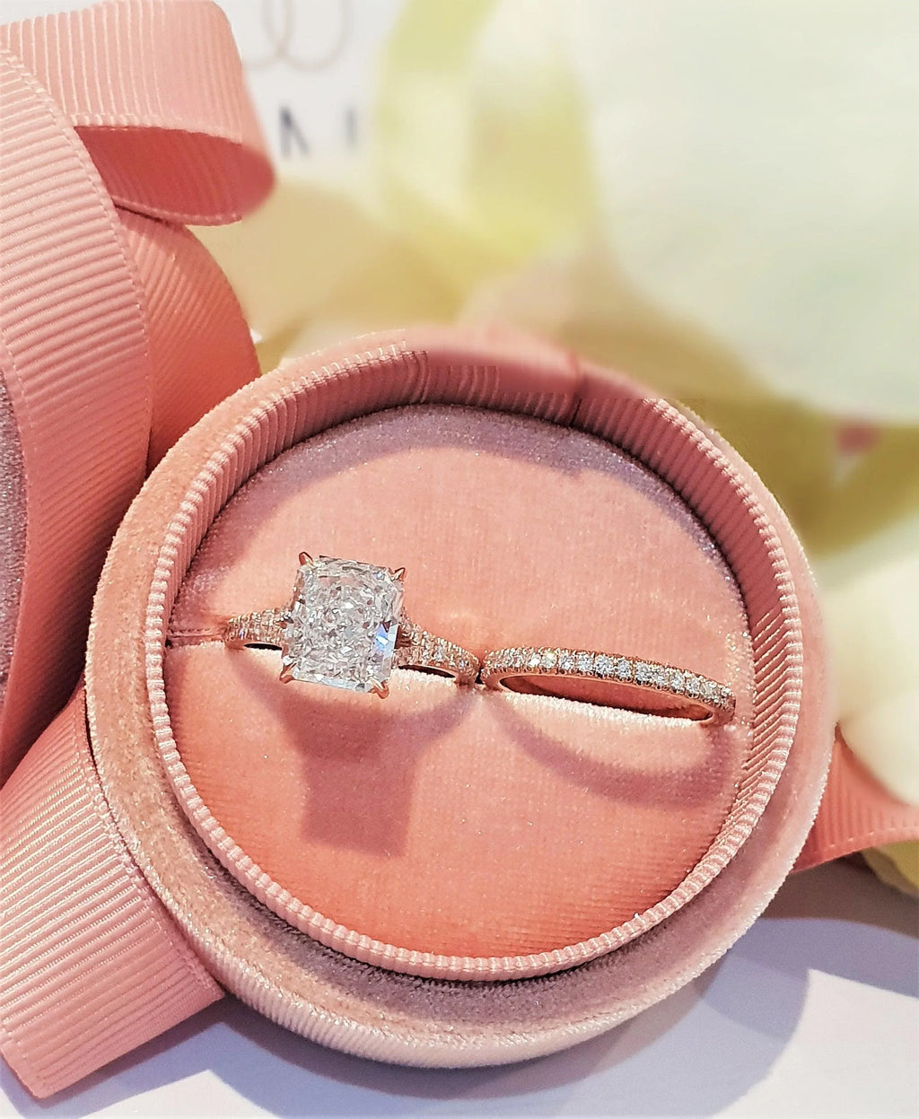 2.5CT Radiant Cut Moissanite Engagement Ring Set - MinimalistJewels