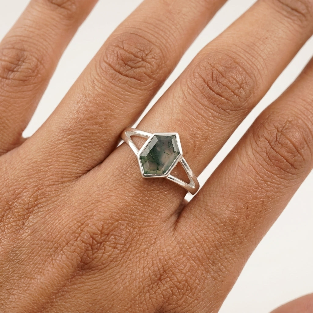 Vintage Bezel Setting Moss Agate  Engagement Ring With Model Finger