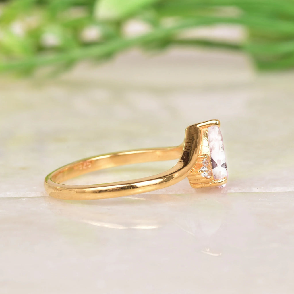 Moissanite Engagement Ring - MinimalistJewels