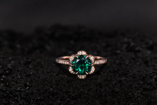 Round Cut Emerald Engagement Ring Moissanite Cluster Diamond Ring